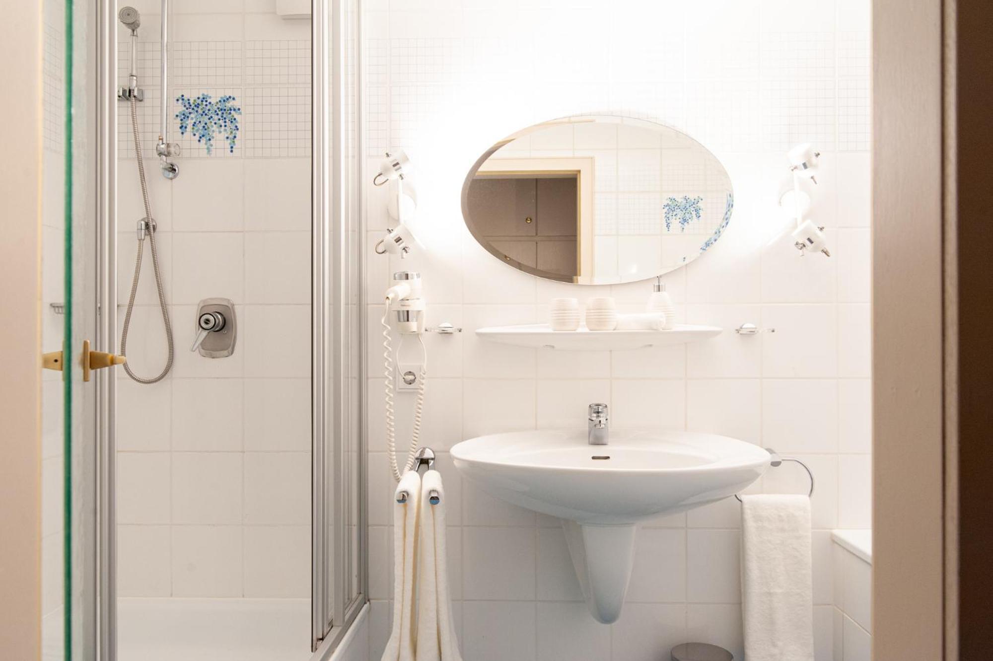 Double Room Private Bathroom