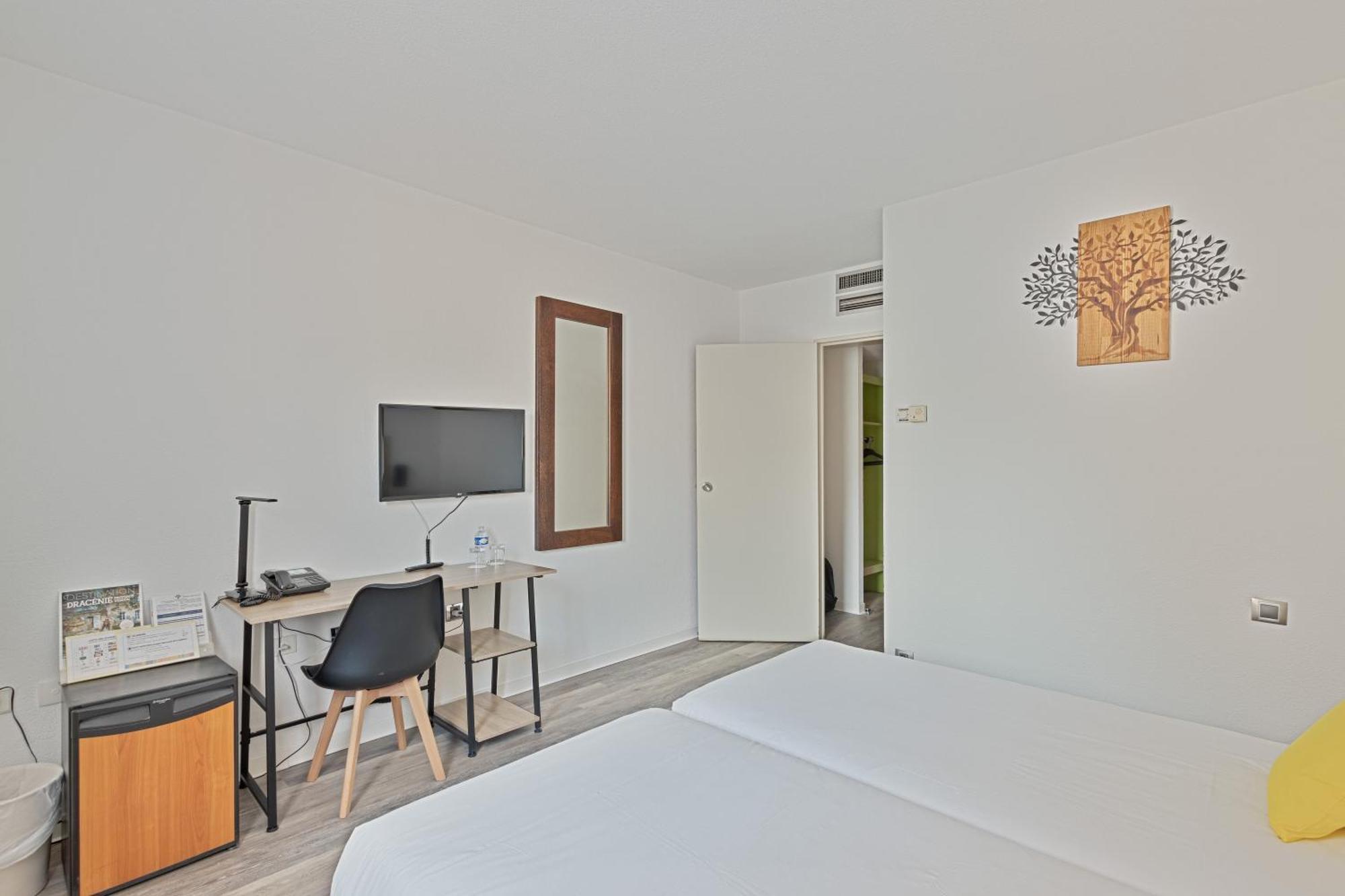 Standard Twin Room,1585494255:JPEG