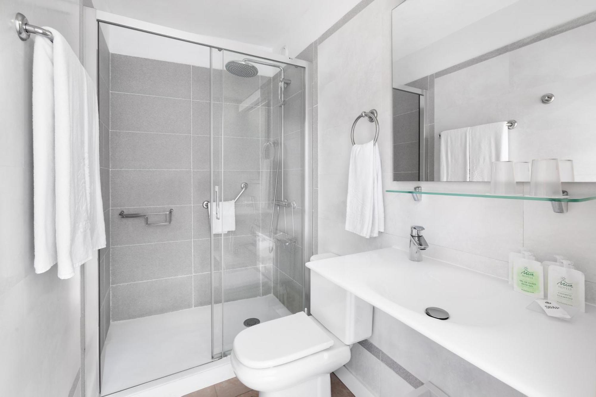 Superior One-Bedroom Apartment