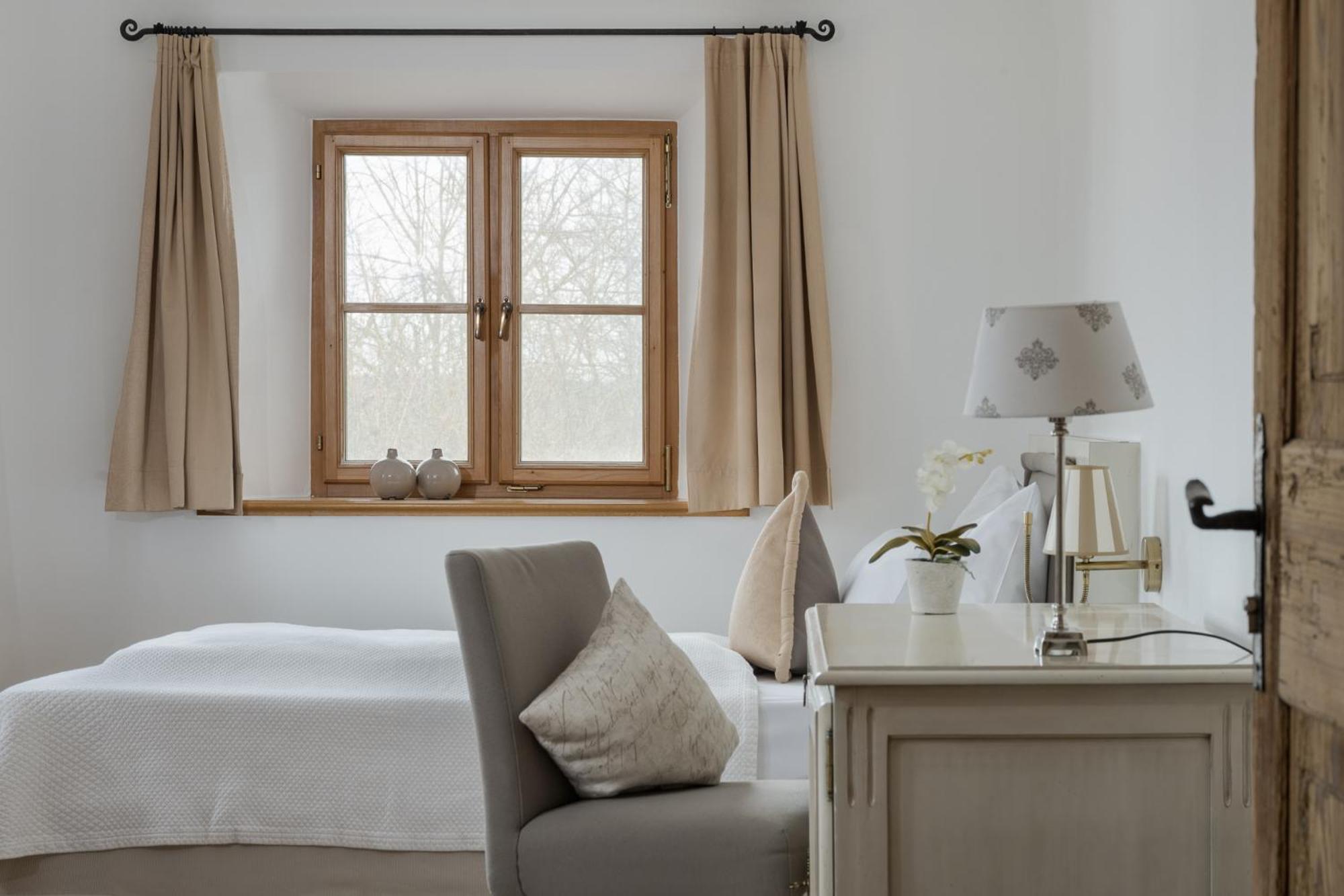 Economy Single Room
