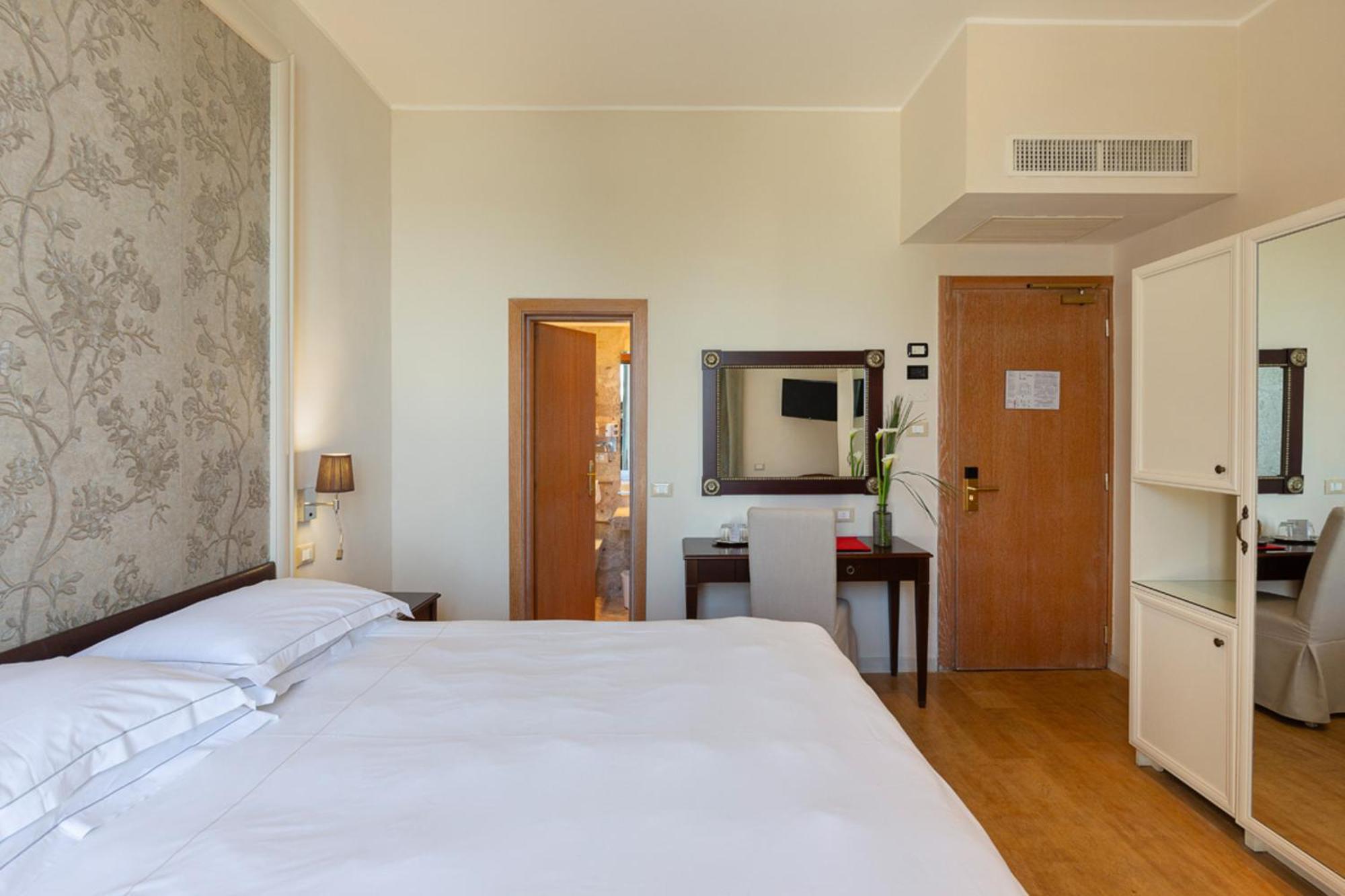 Deluxe Double Room 1°-2° Sea View