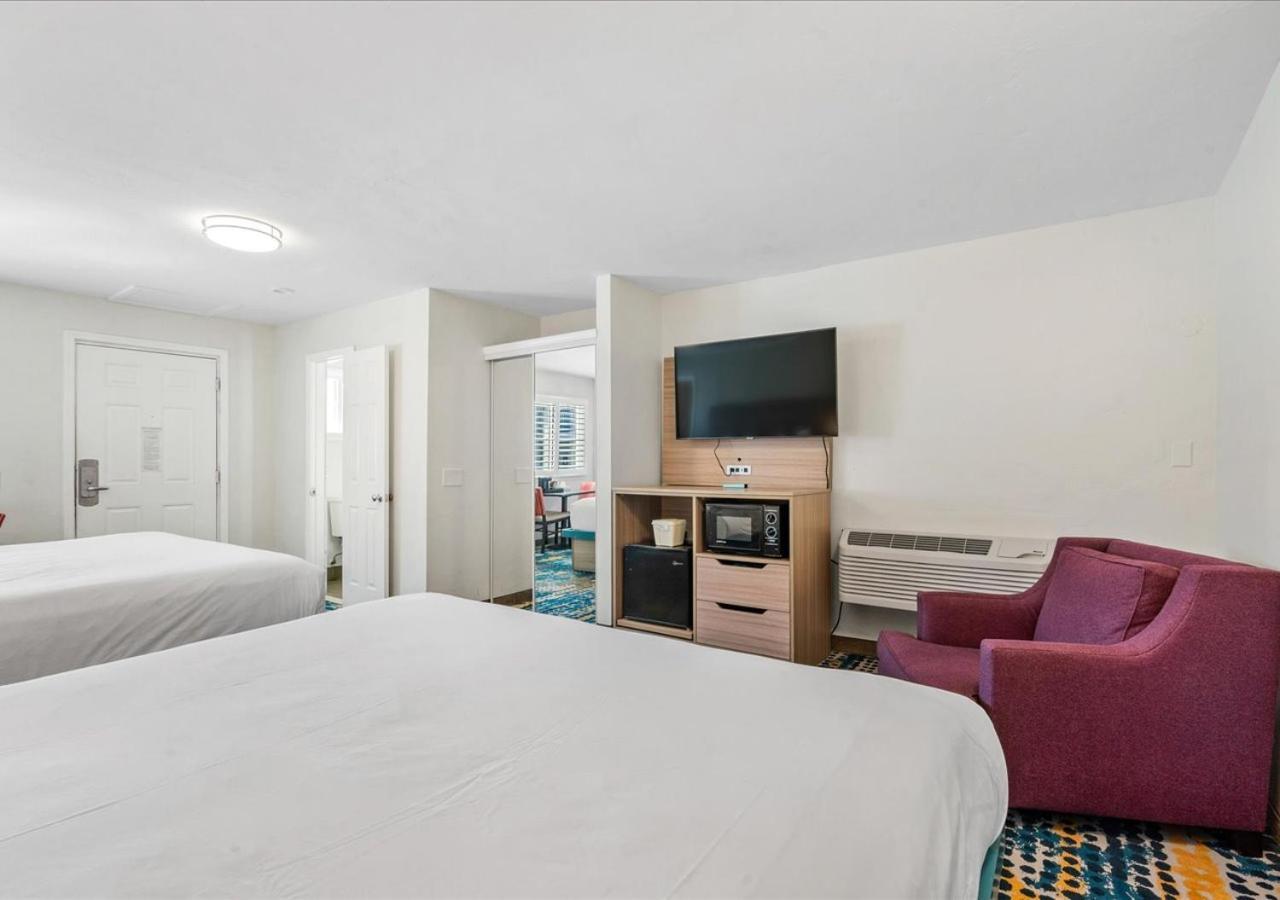 King Room Two King Beds