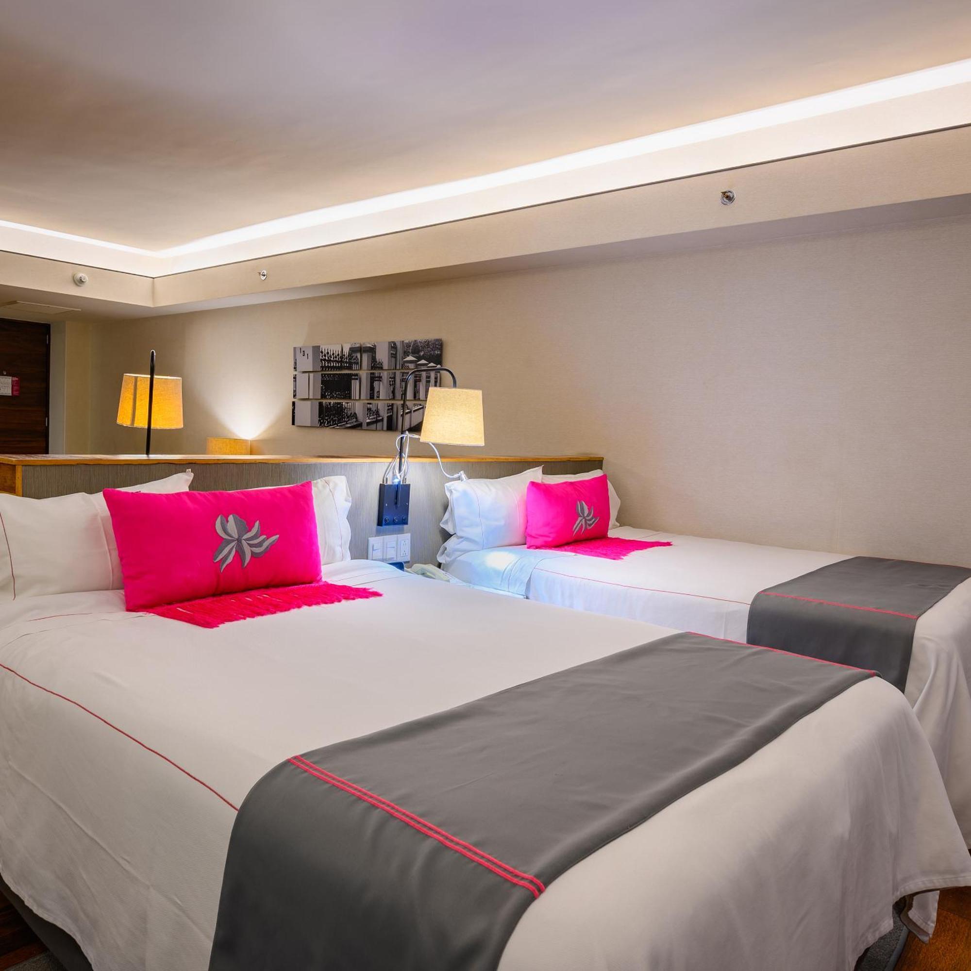 Master Suite Two Double Beds
