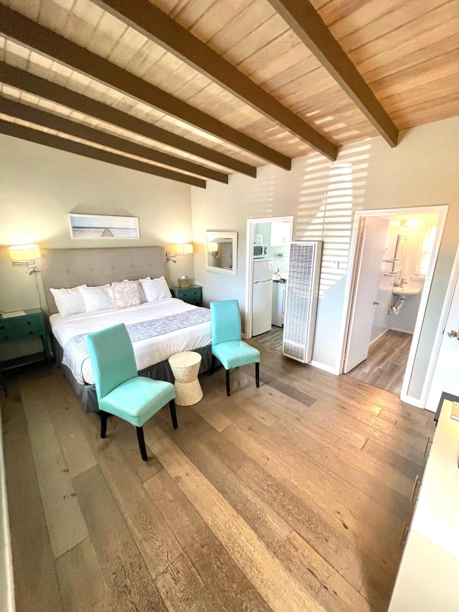King Room Kitchenette