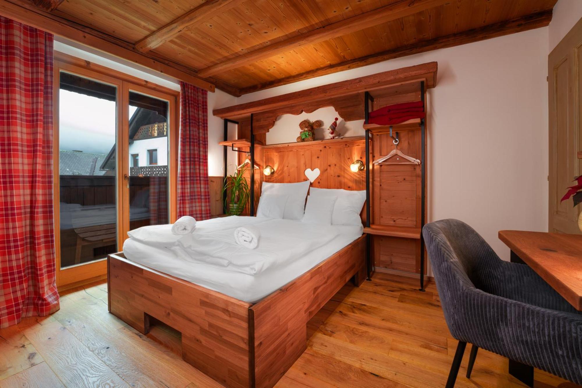Double or Twin Room Balcony Mountain View