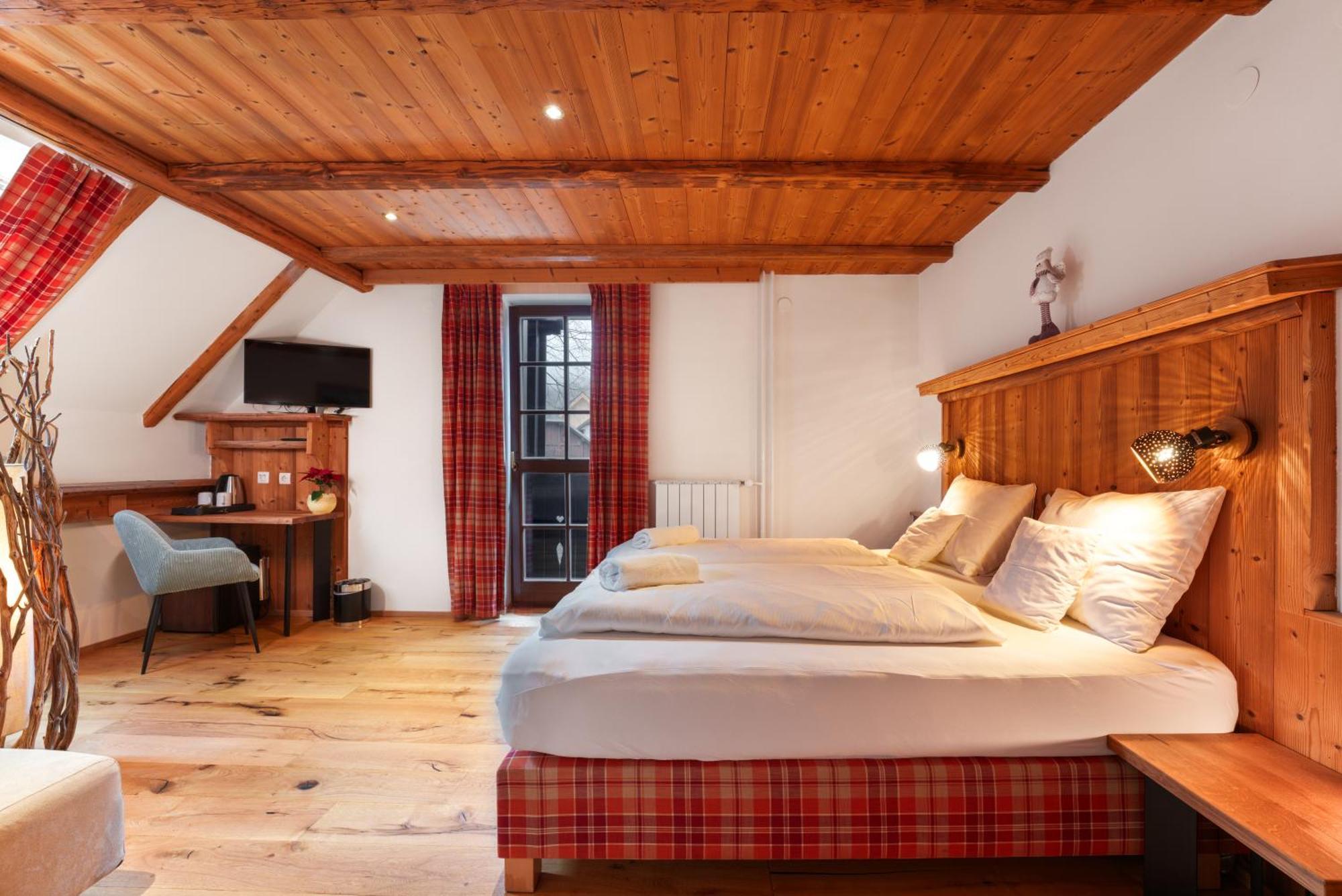 Double or Twin Room Balcony Mountain View