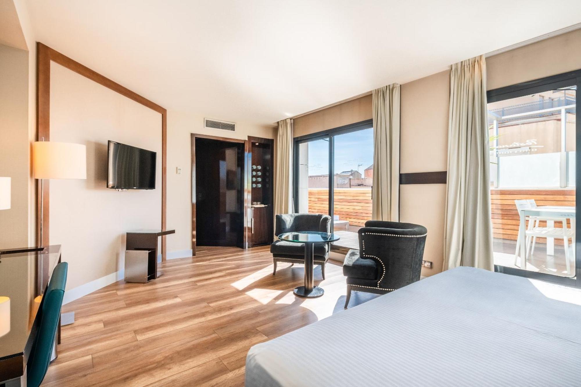 Junior Suite with Jacuzzi on the Terrace