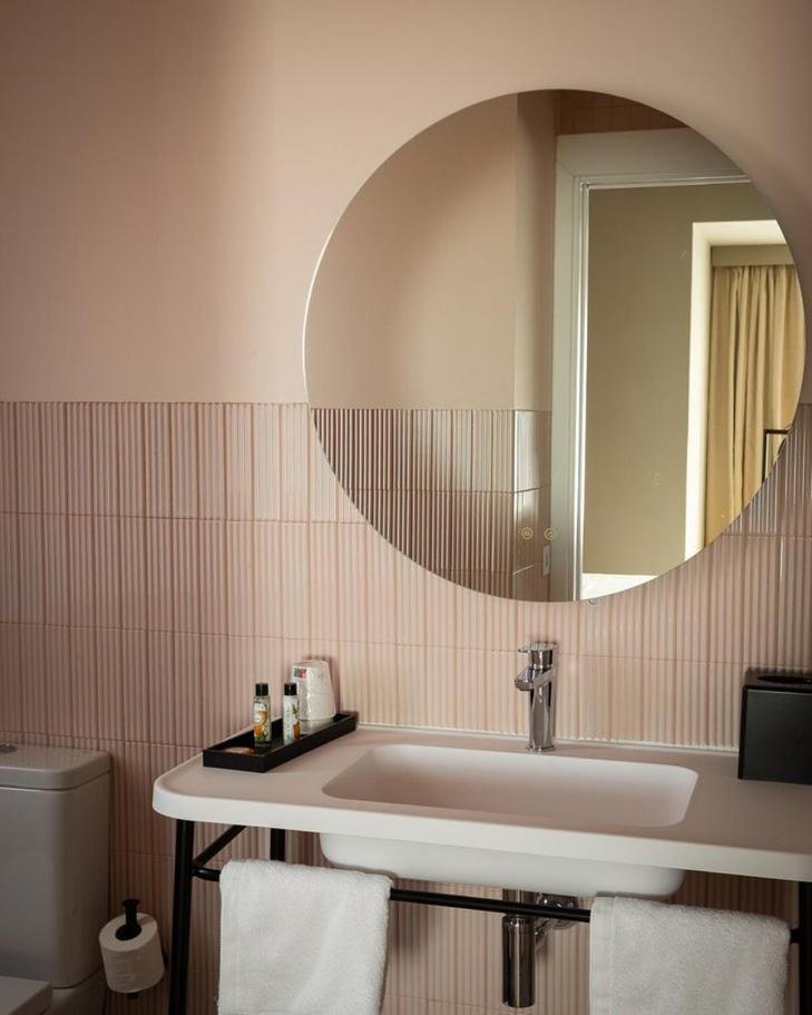 Deluxe Double or Twin Room Pool View,1586822965:JPEG
