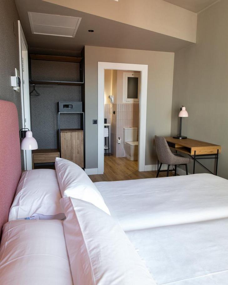 Deluxe Double or Twin Room Pool View