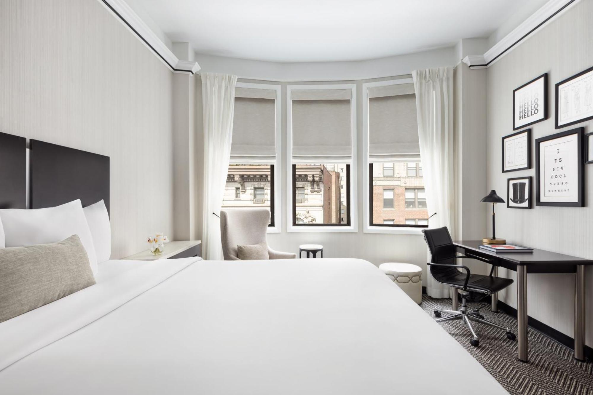 Zimmer mit Kingsize-Bett