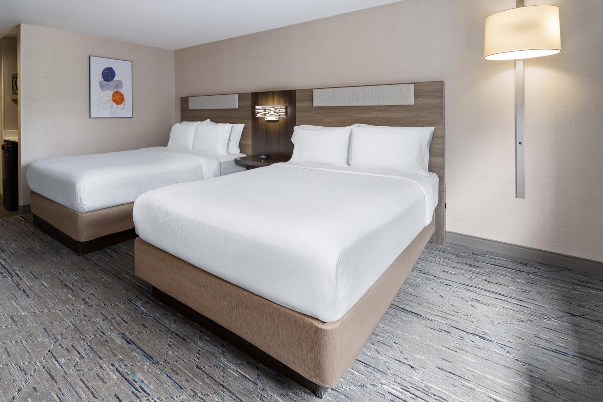 Standard Queen Room Two Queen Beds