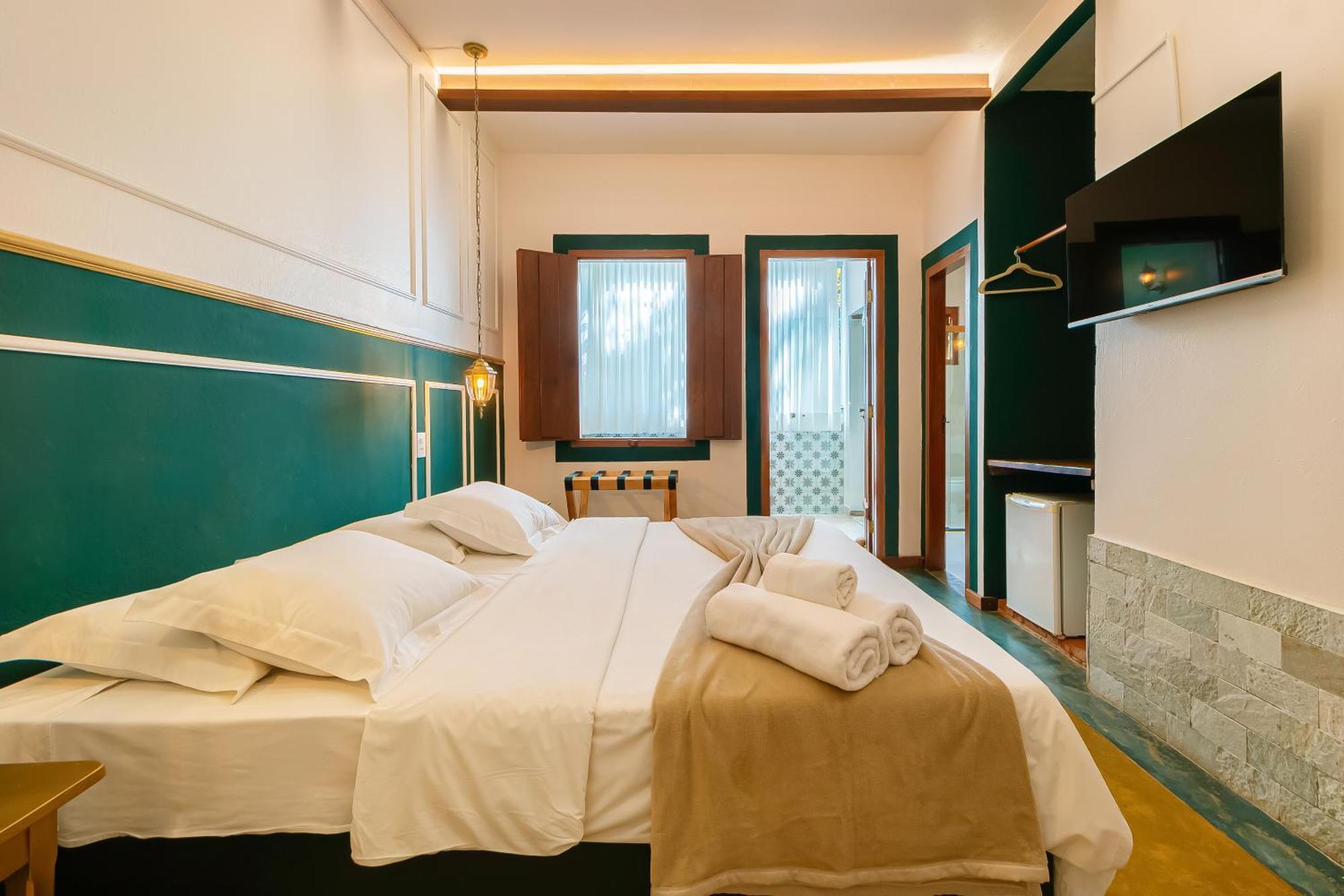 Deluxe Suite Spa Bath