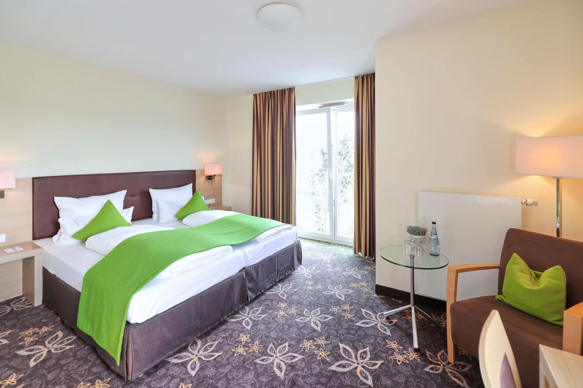 Superior Twin Room,1586843709:JPEG
