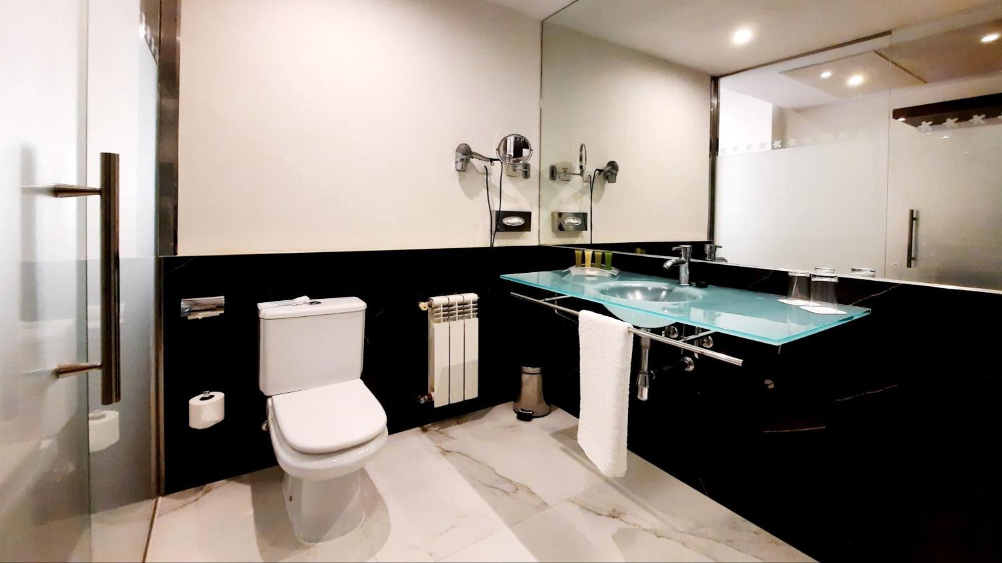 Standard Double Room,1722956166:JPEG