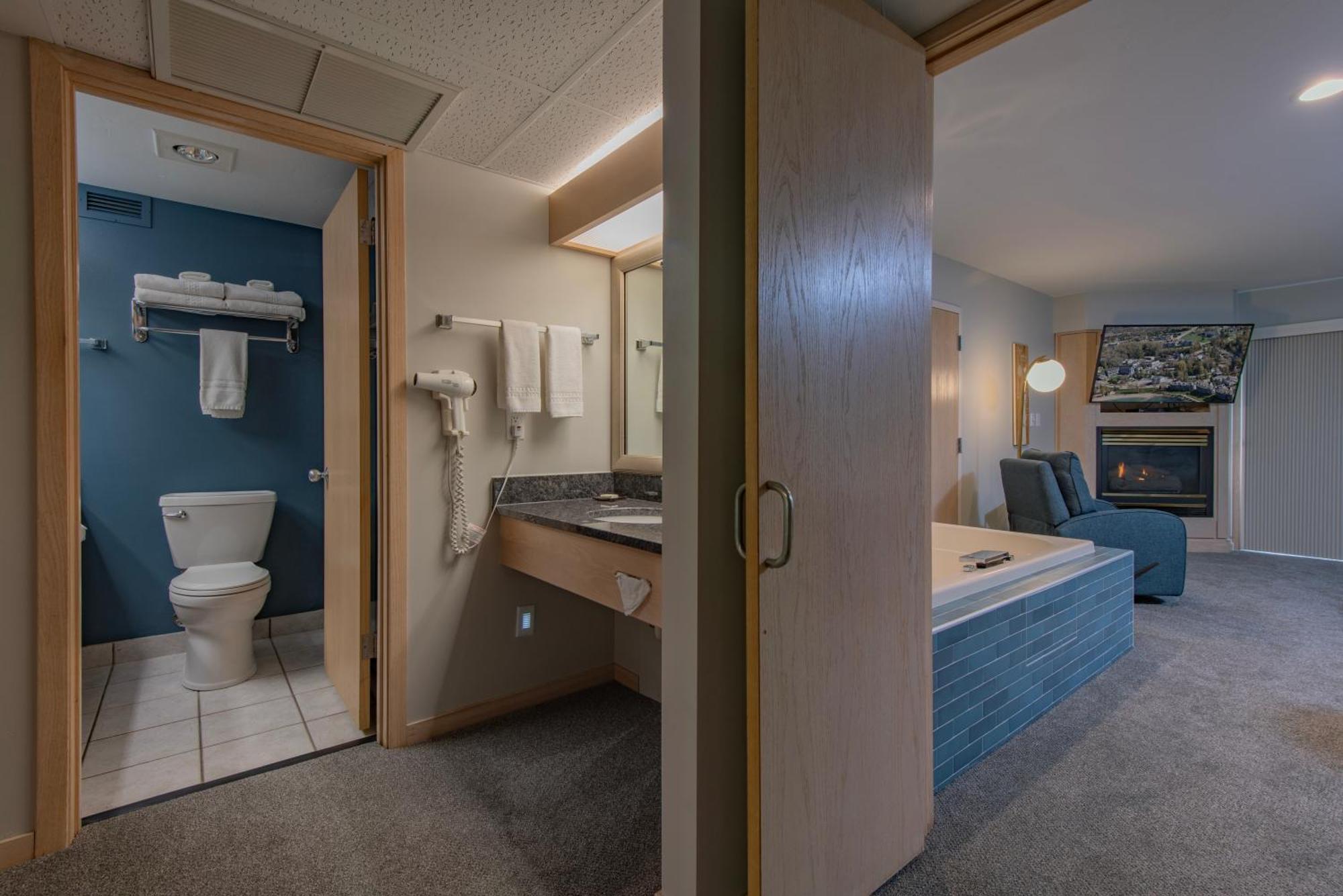 King Suite Hot Tub