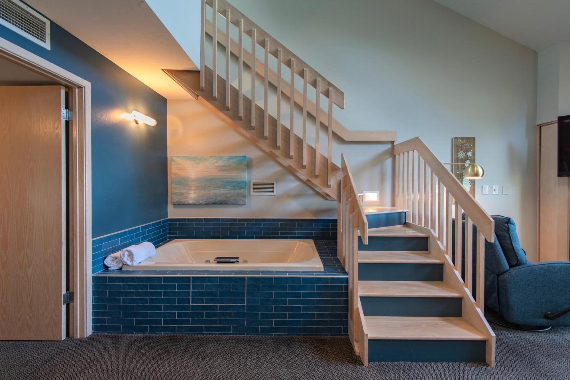 Two King Bed Suite Hot Tub