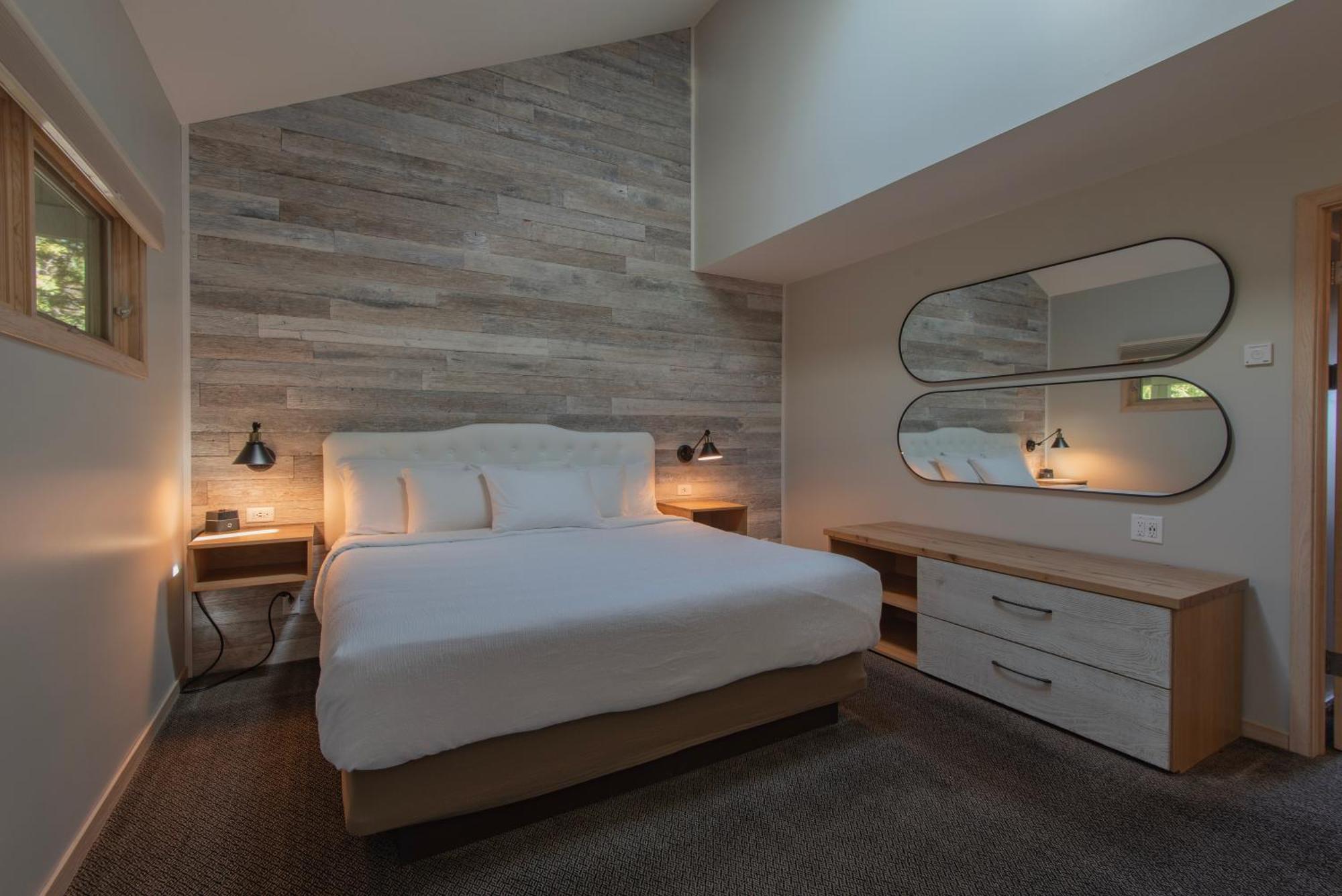 Two King Bed Suite Hot Tub