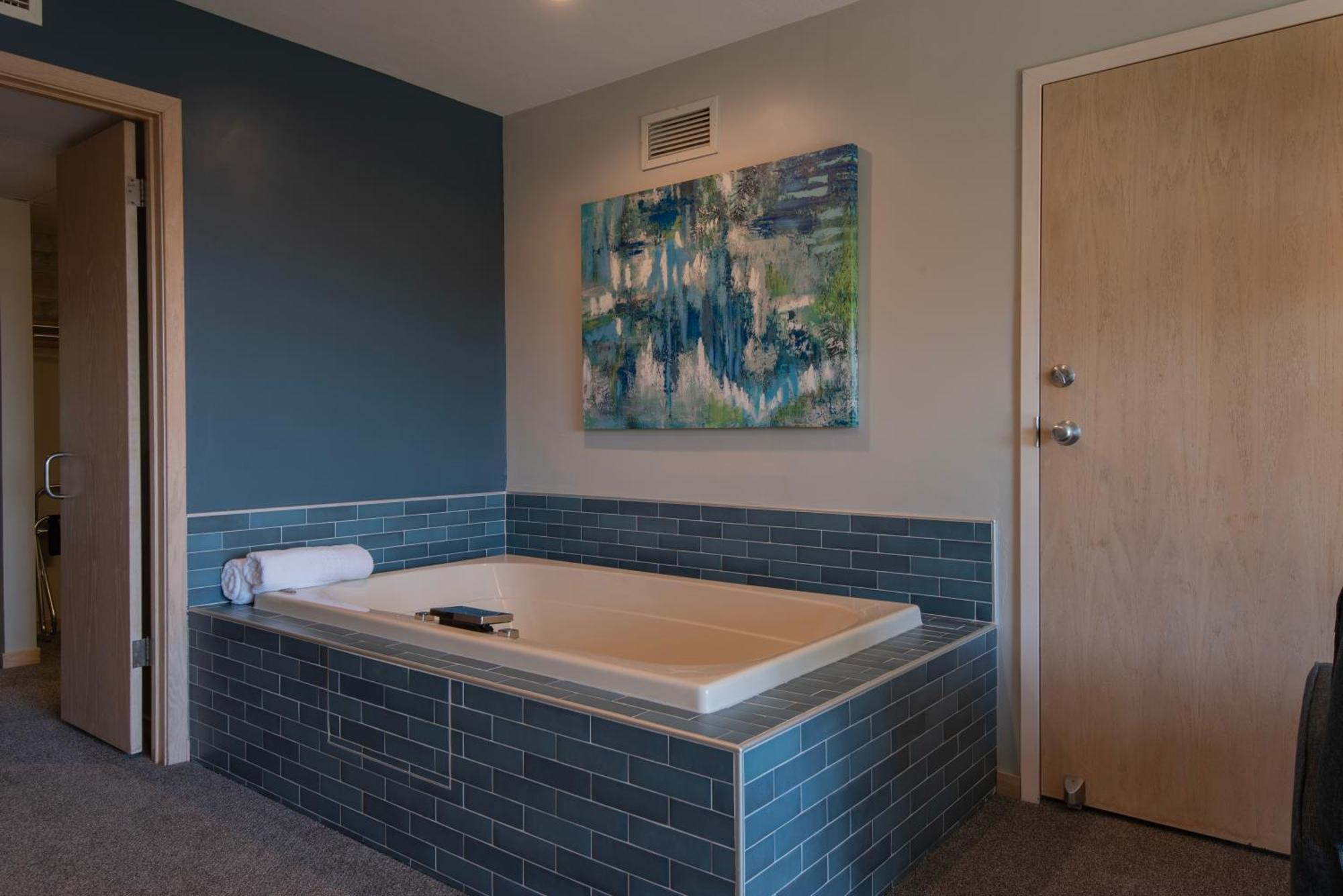 King Suite Hot Tub