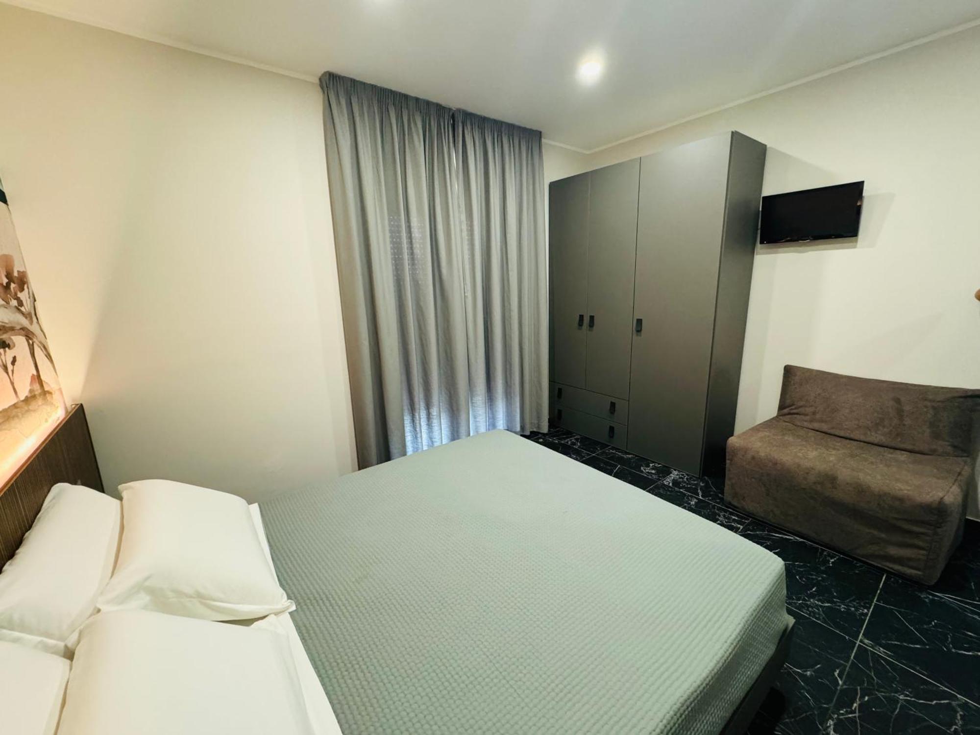 Double Room Private Bathroom