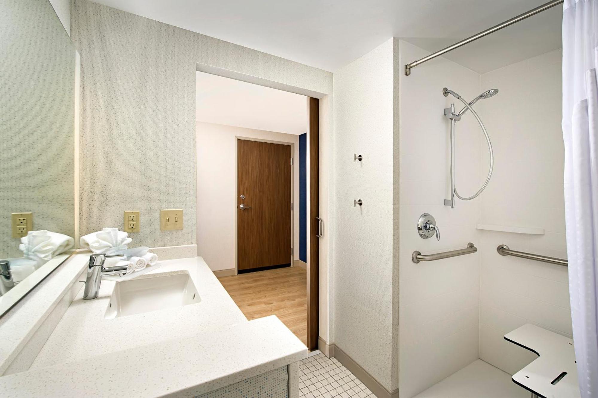 King Room Mobility Access or Non-Smoking