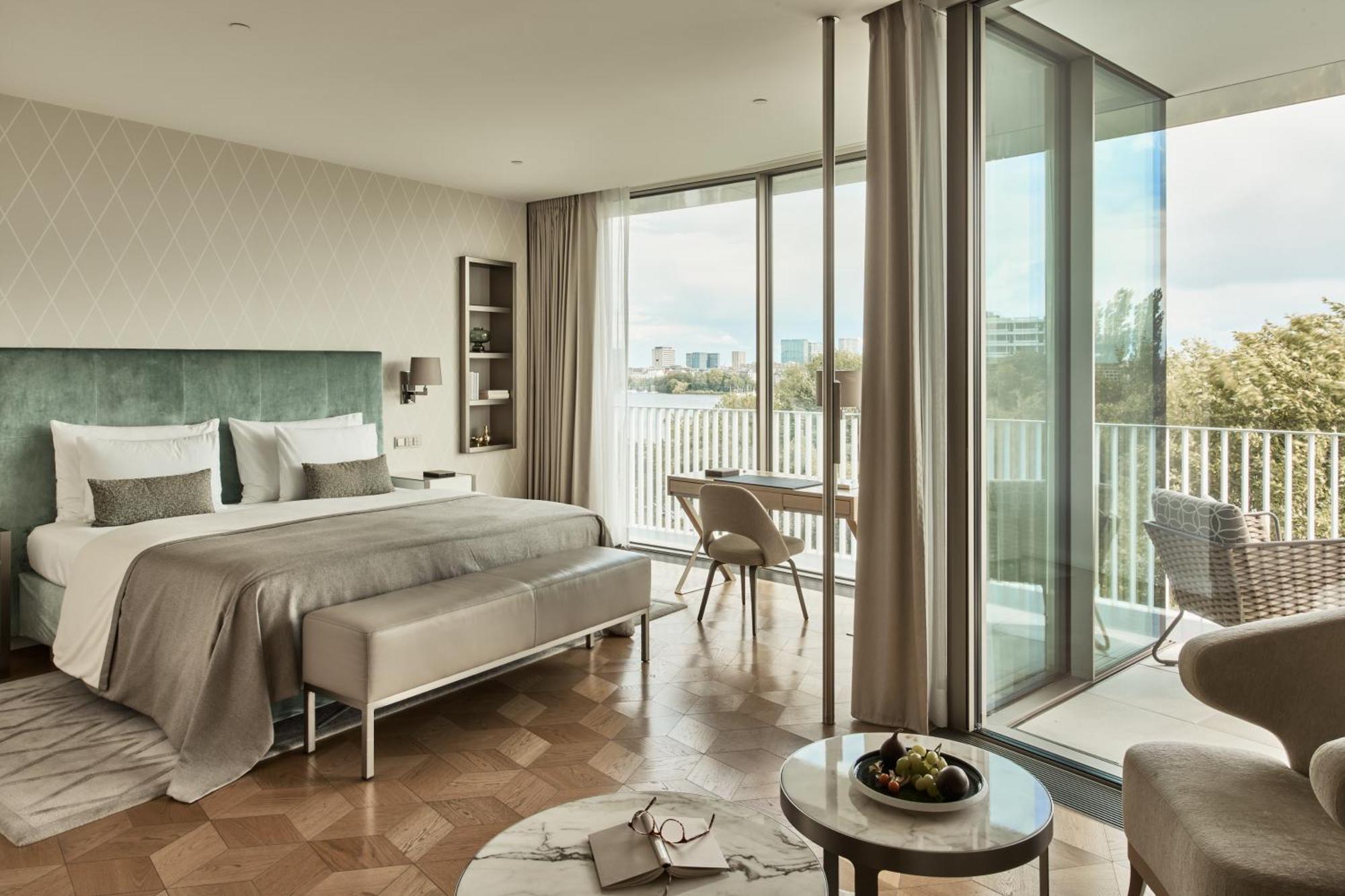 Deluxe Double Room Partial Lake View