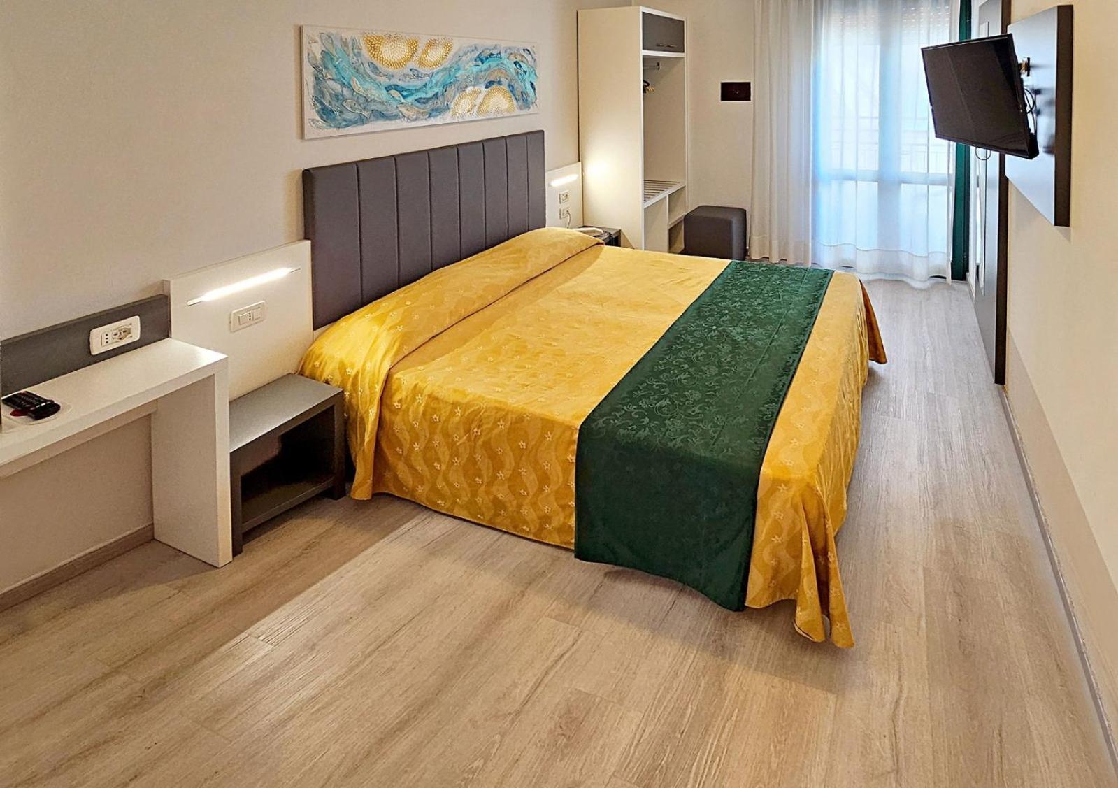 Double or Twin Room Beach Access