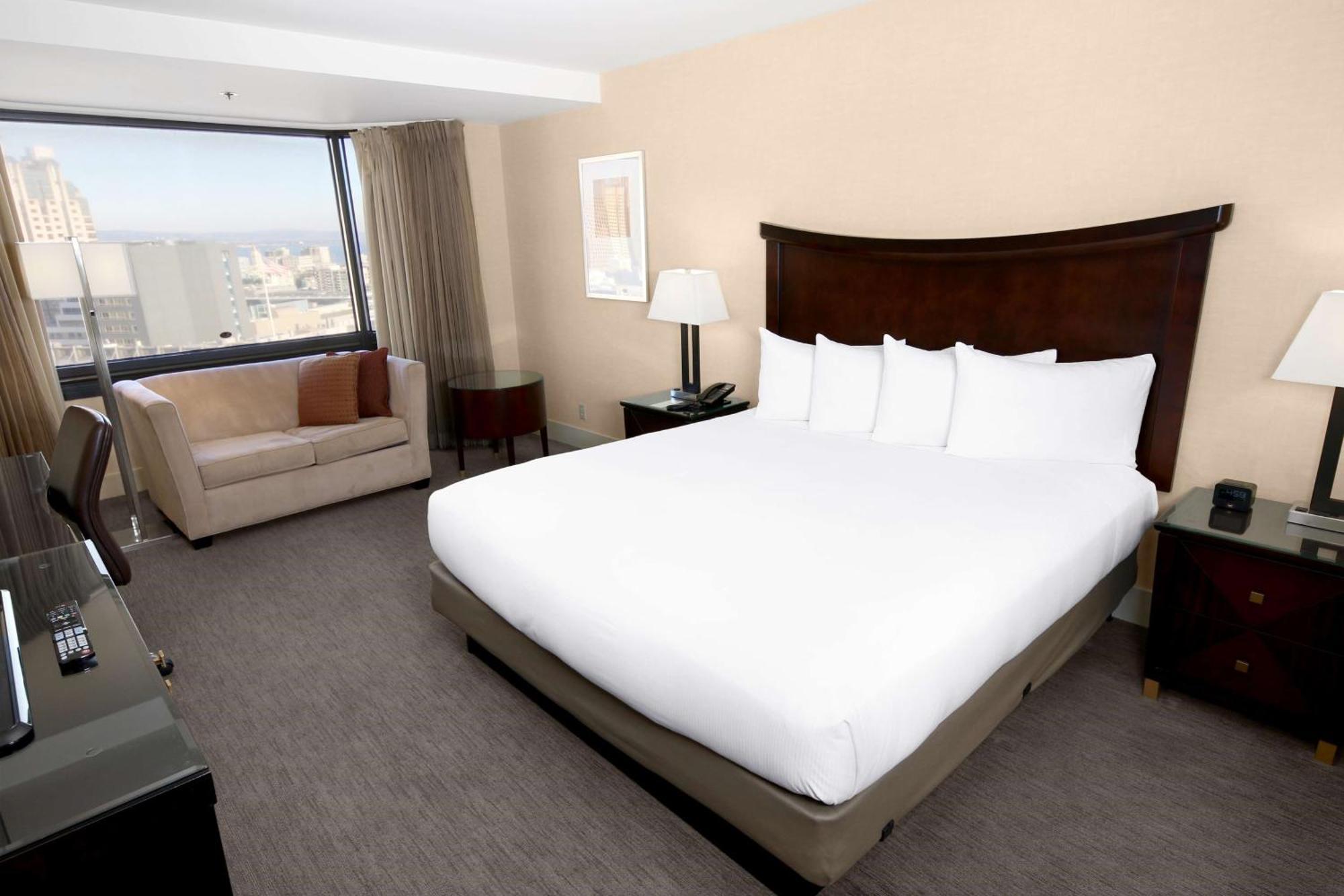 King Room Roll Shower Mobility Hearing Access