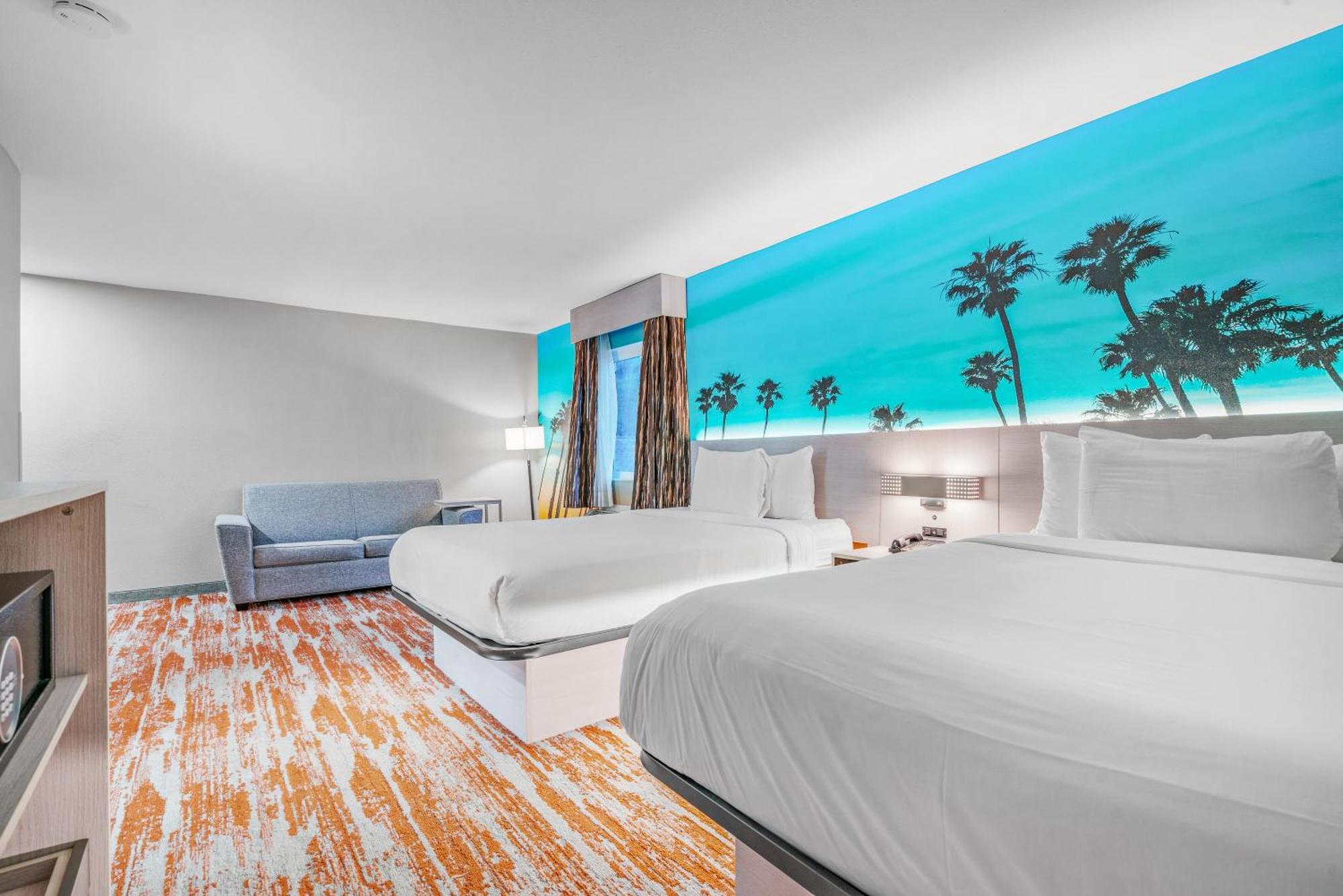 Double Queen Suite