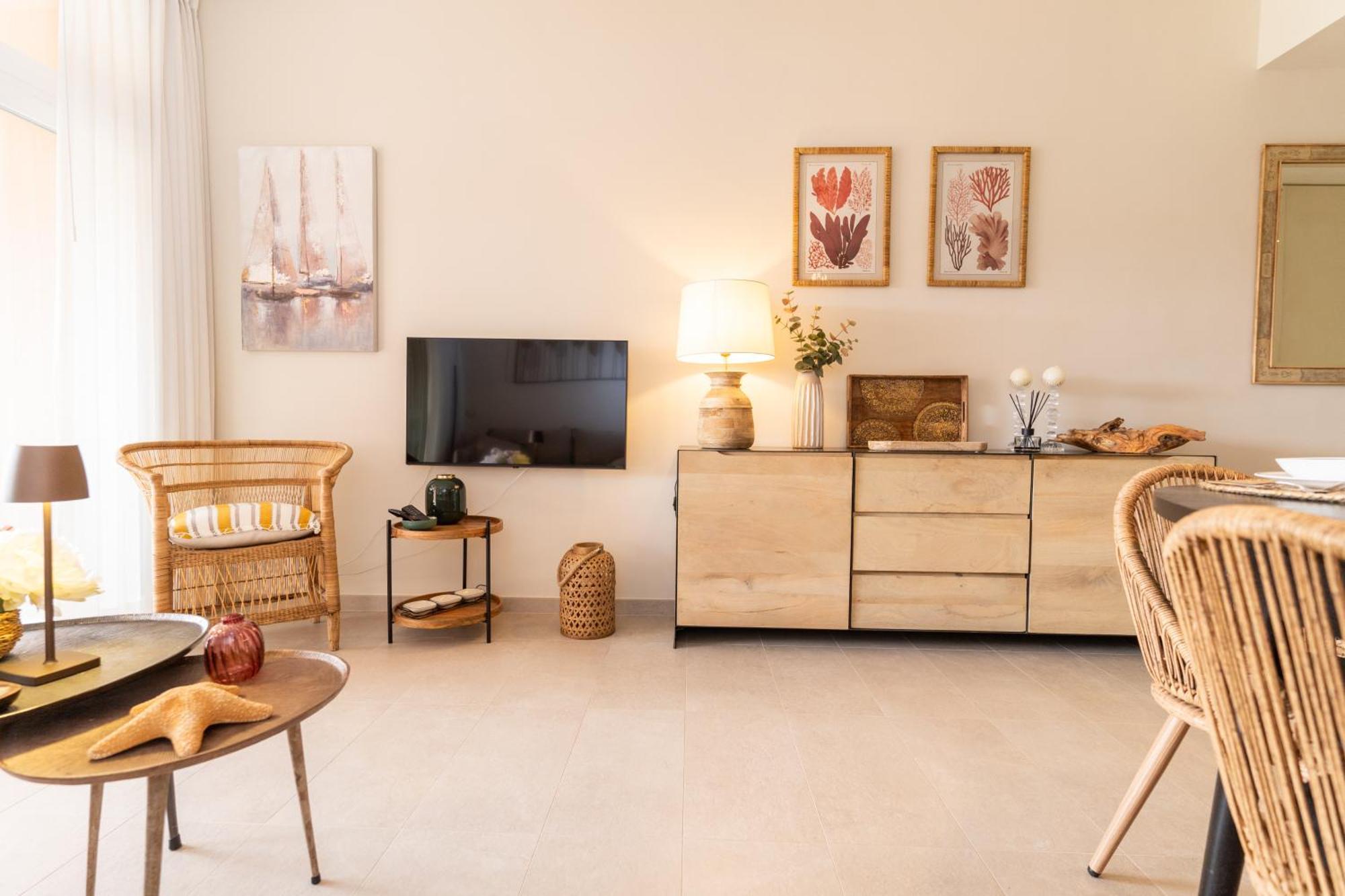 Deluxe Apartment