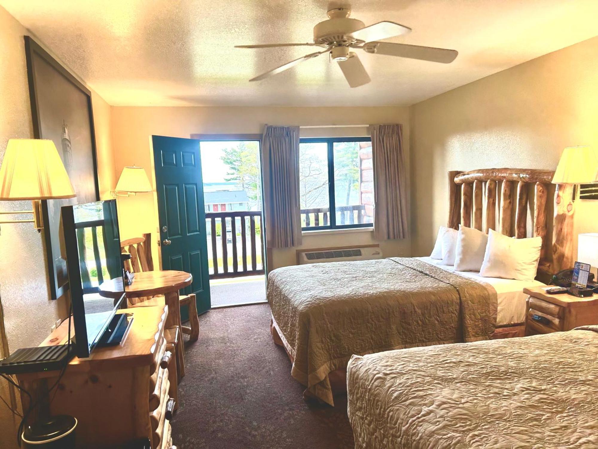 Queen Room Two Queen Beds Bridge View