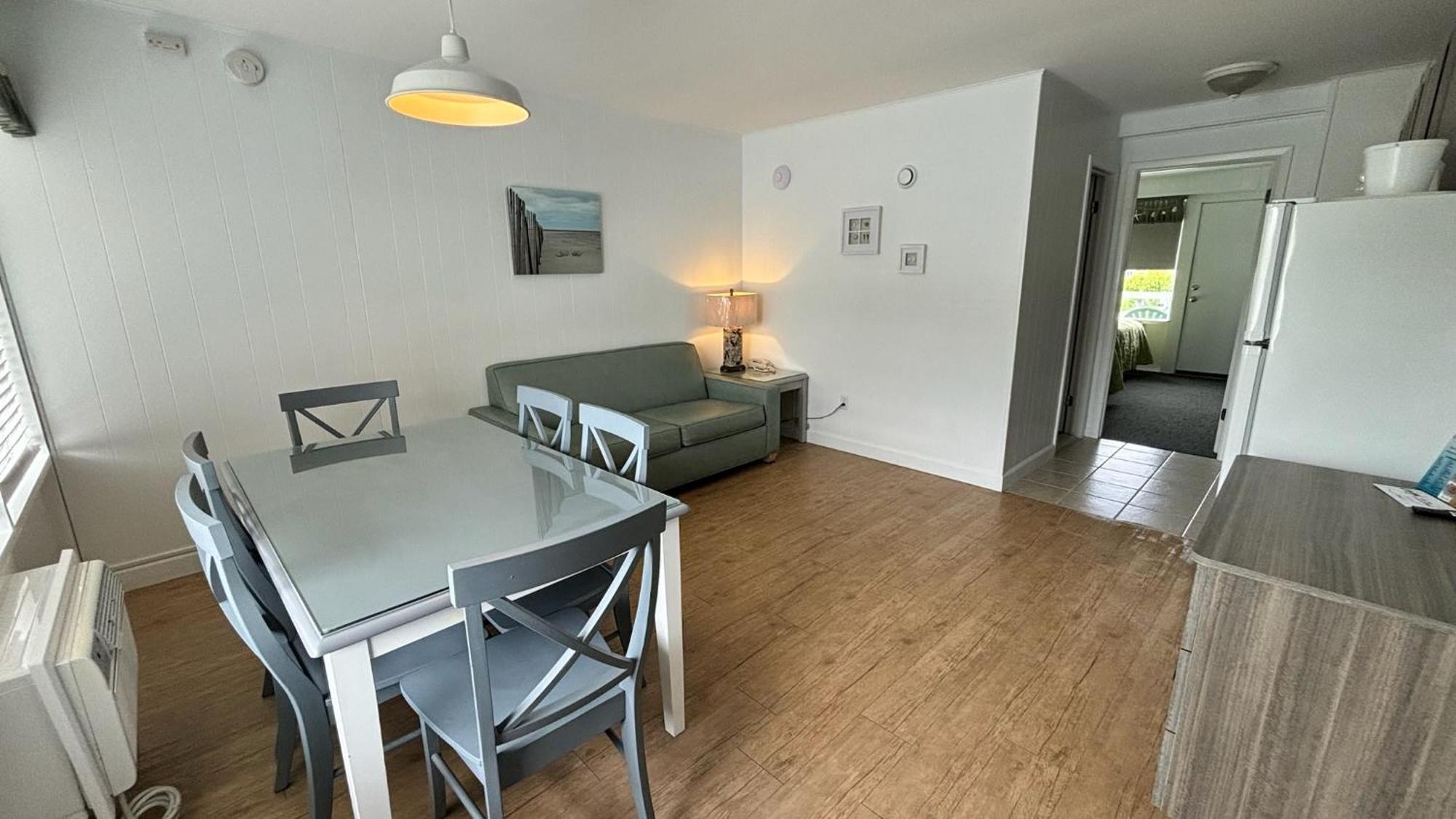 Deluxe One-Bedroom Suite