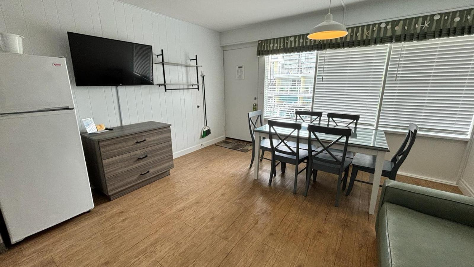 Deluxe One-Bedroom Suite