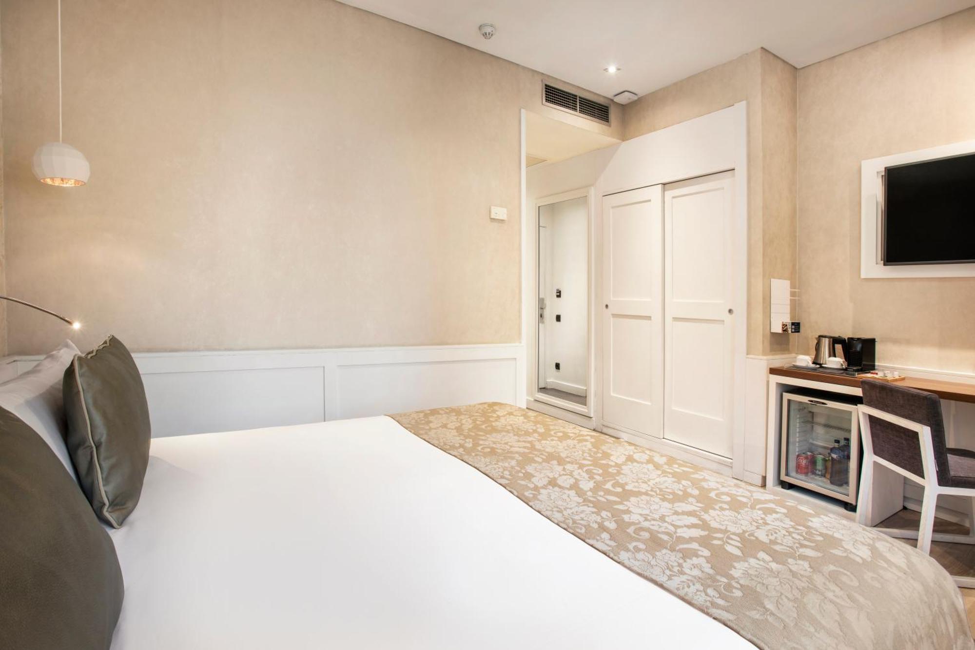 Double or Twin Room Street View