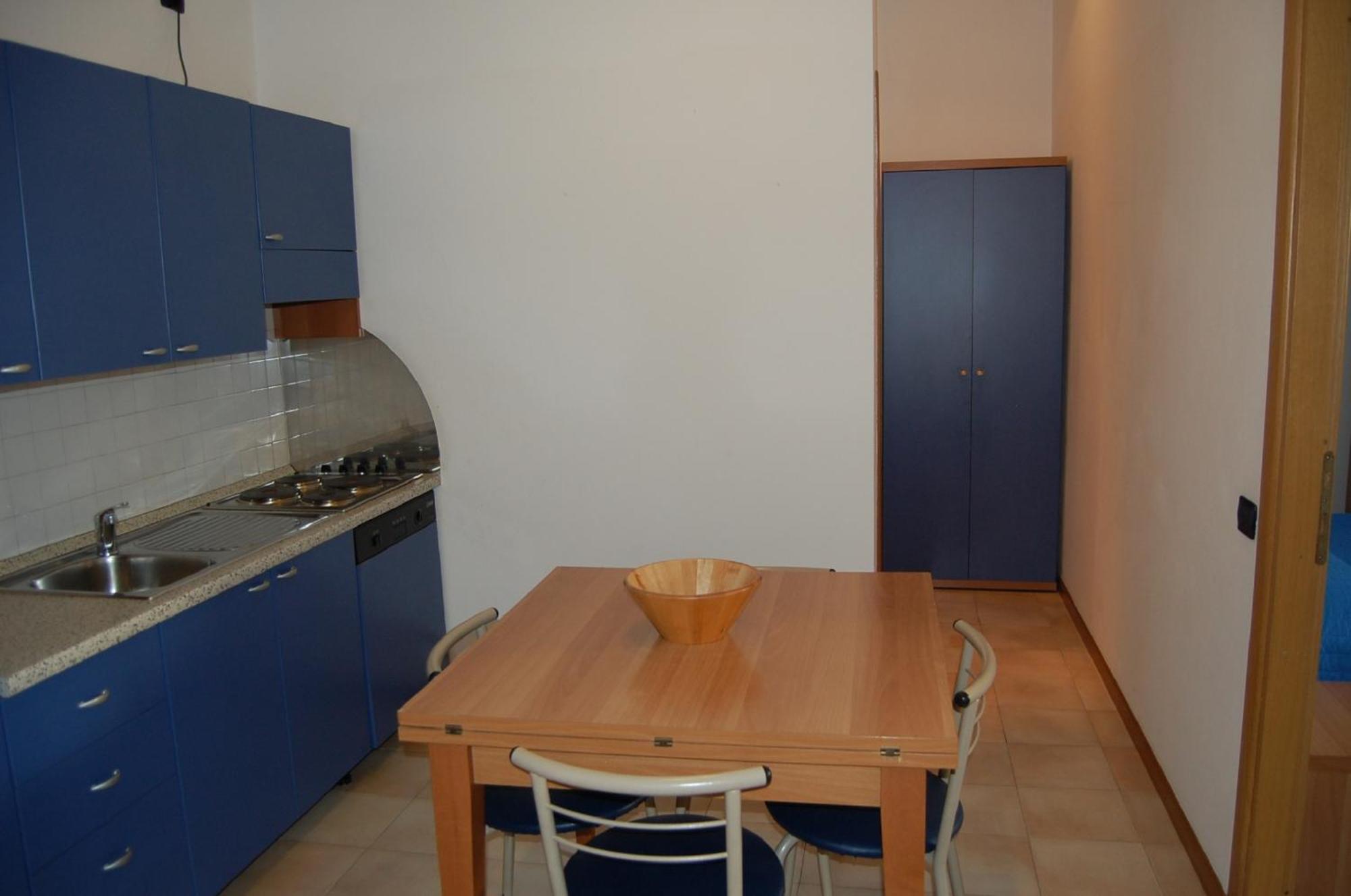 Deluxe One-Bedroom Apartment