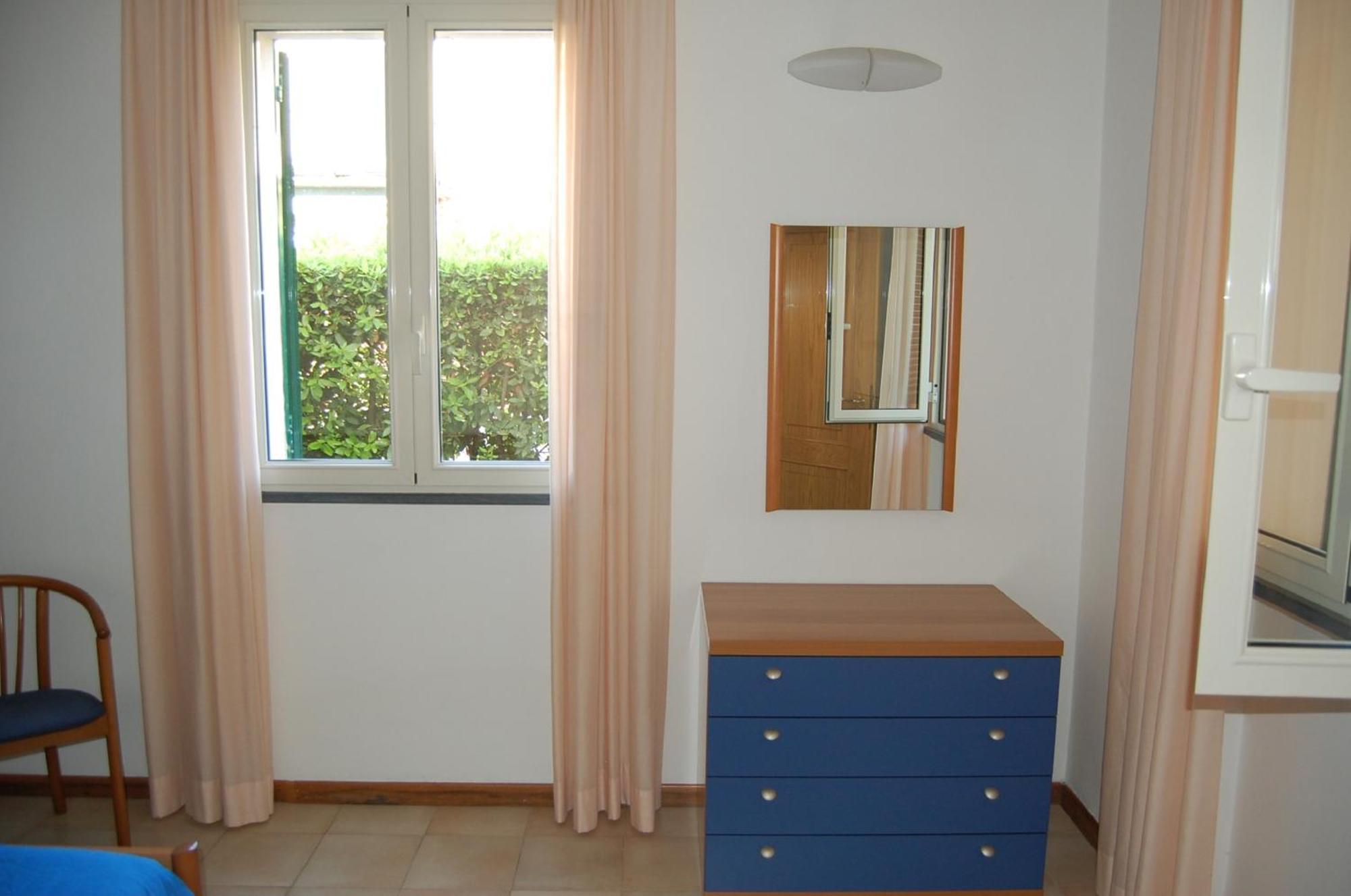 Deluxe One-Bedroom Apartment