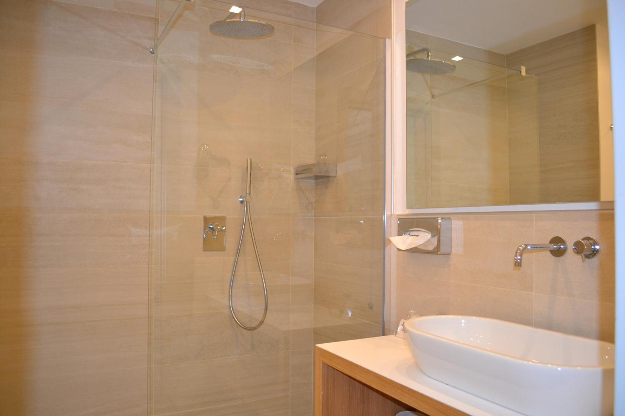 Deluxe Single Room Partial Sea View