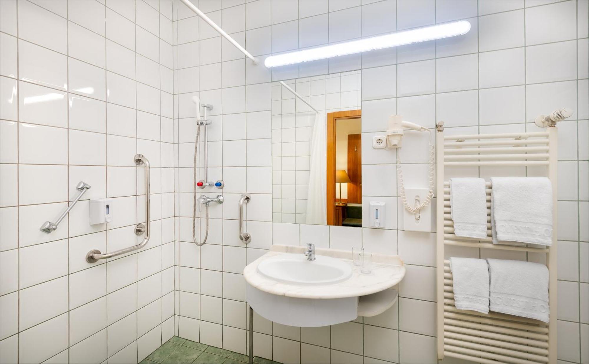 Double or Twin Room Disability Access