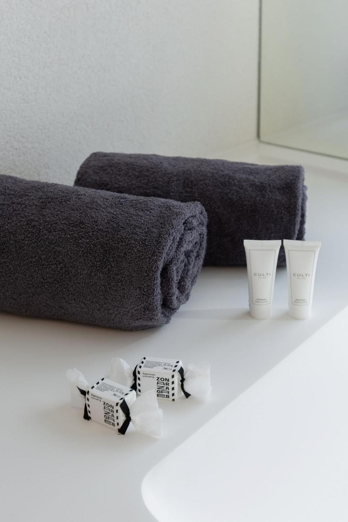 Zonar Spacebath Room