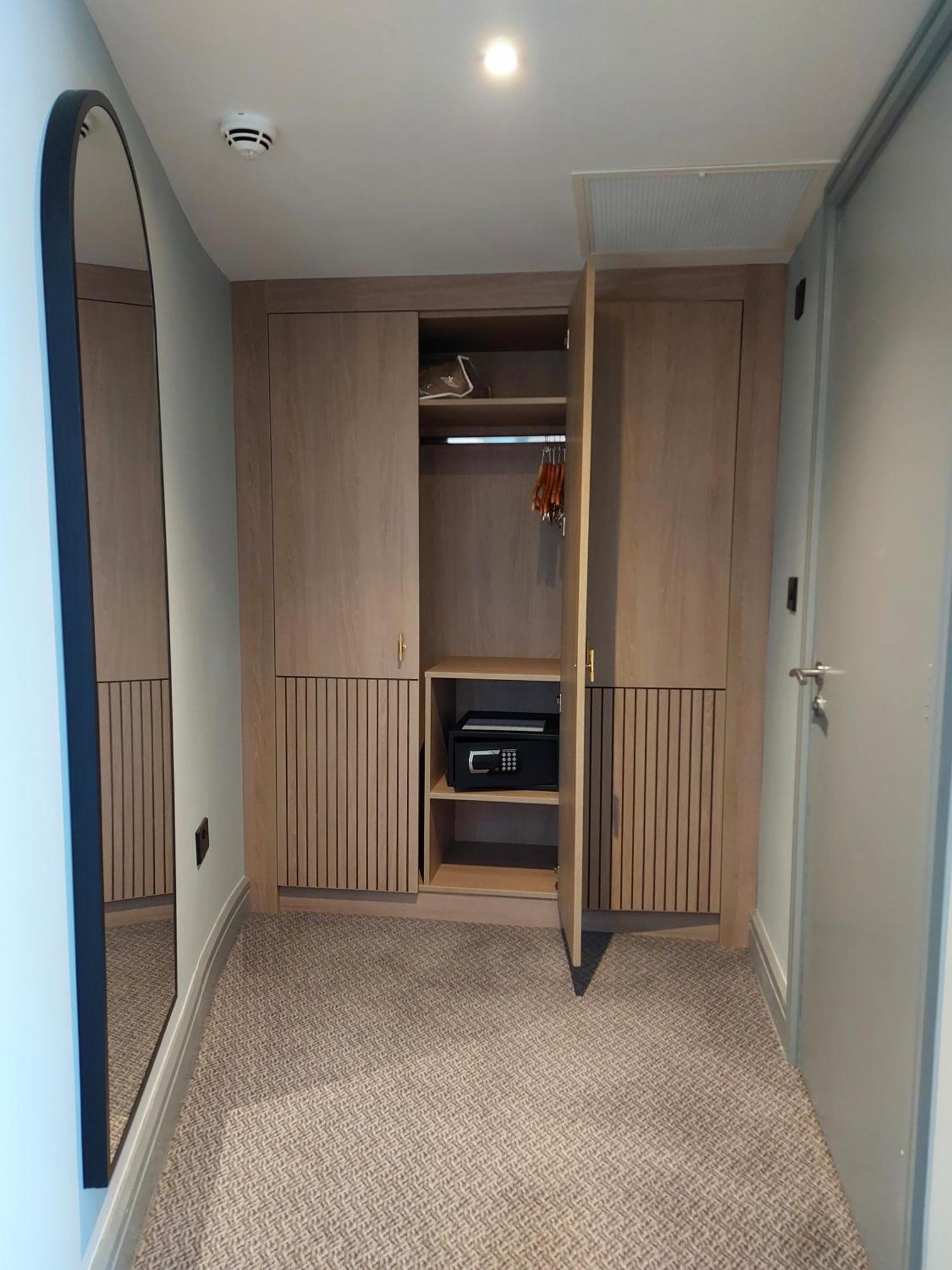 Signature Family Suite Air-Conditioning