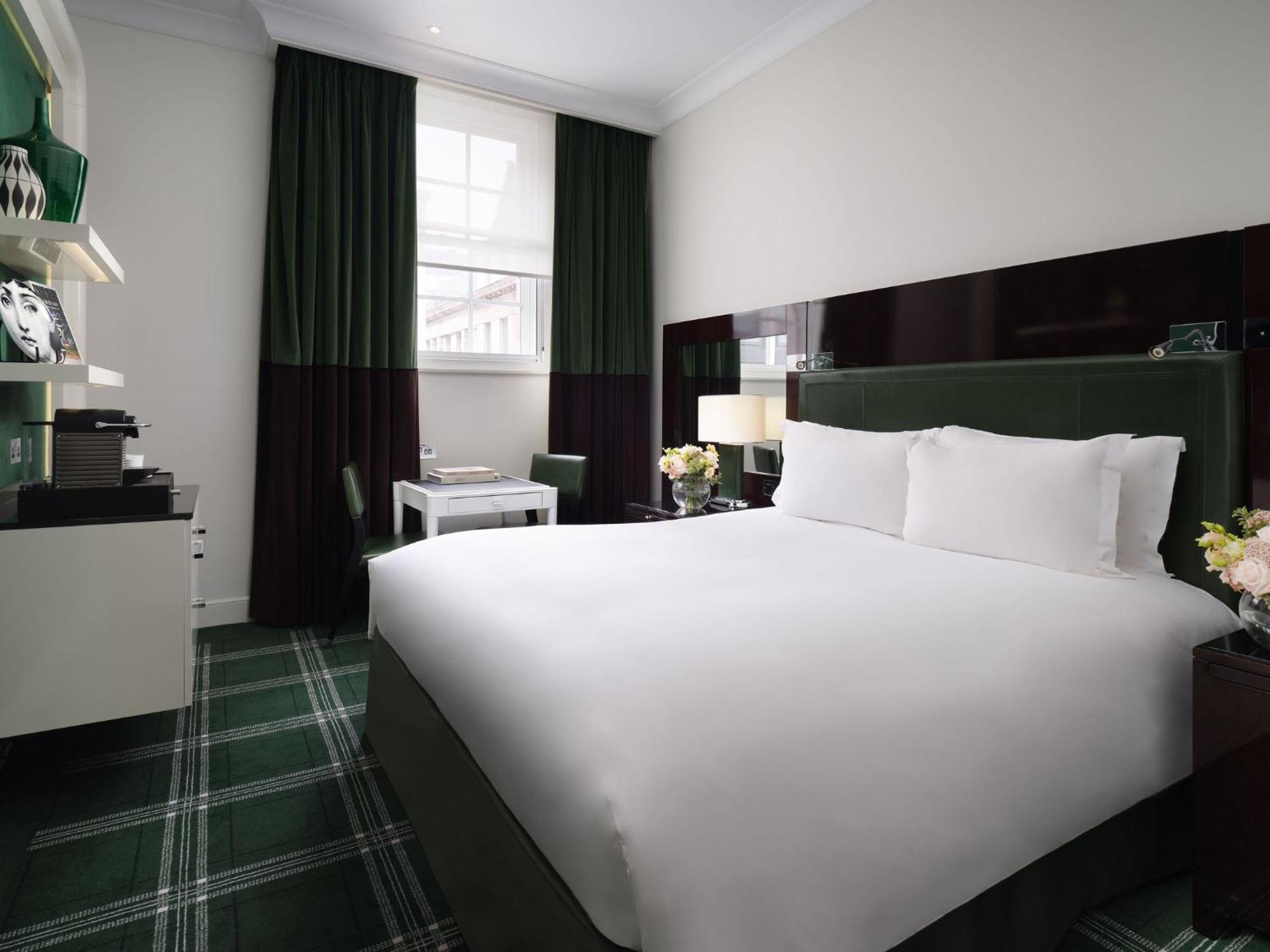 Classic Queen Room