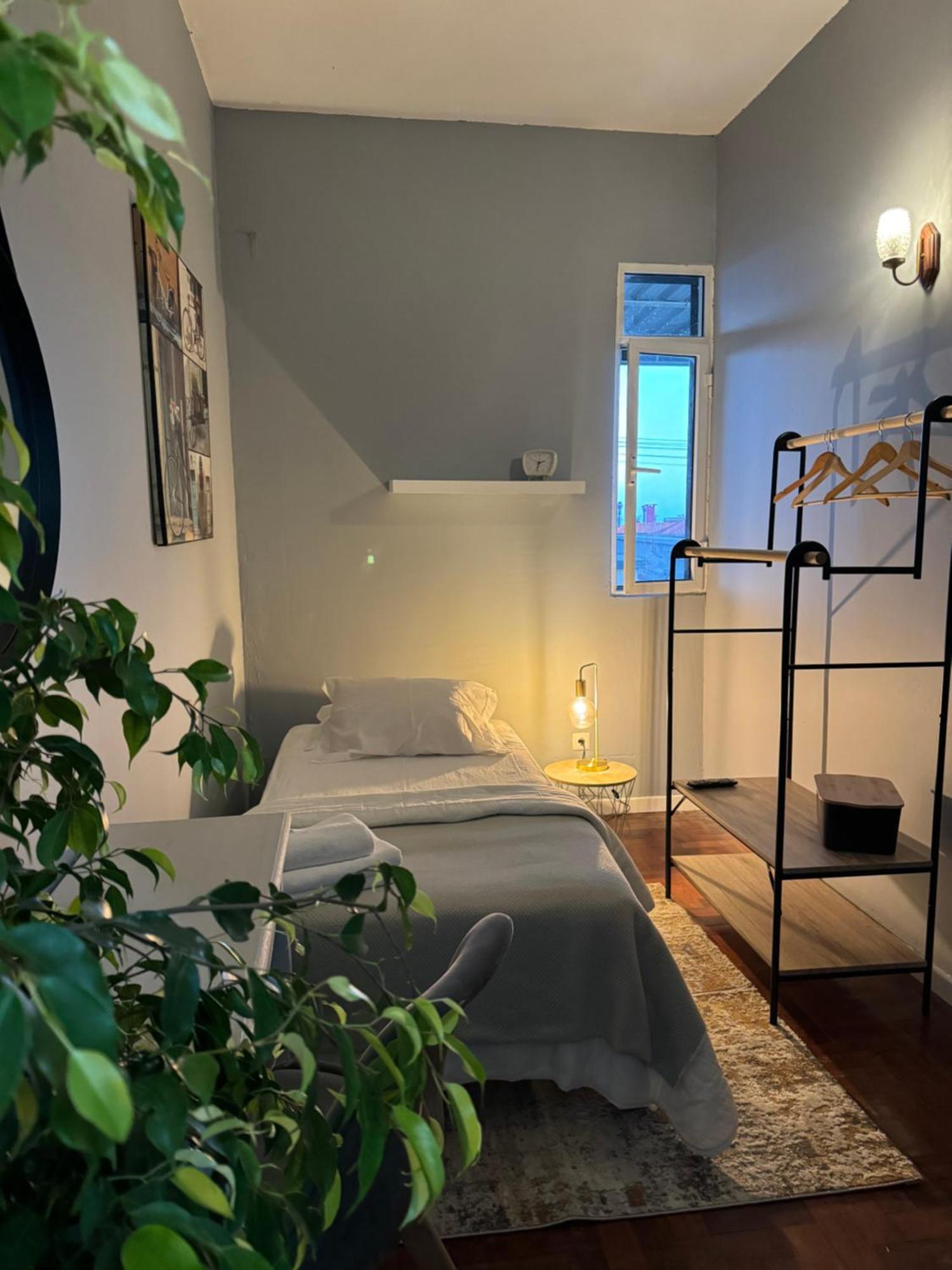 Single Room,1588053215:JPEG
