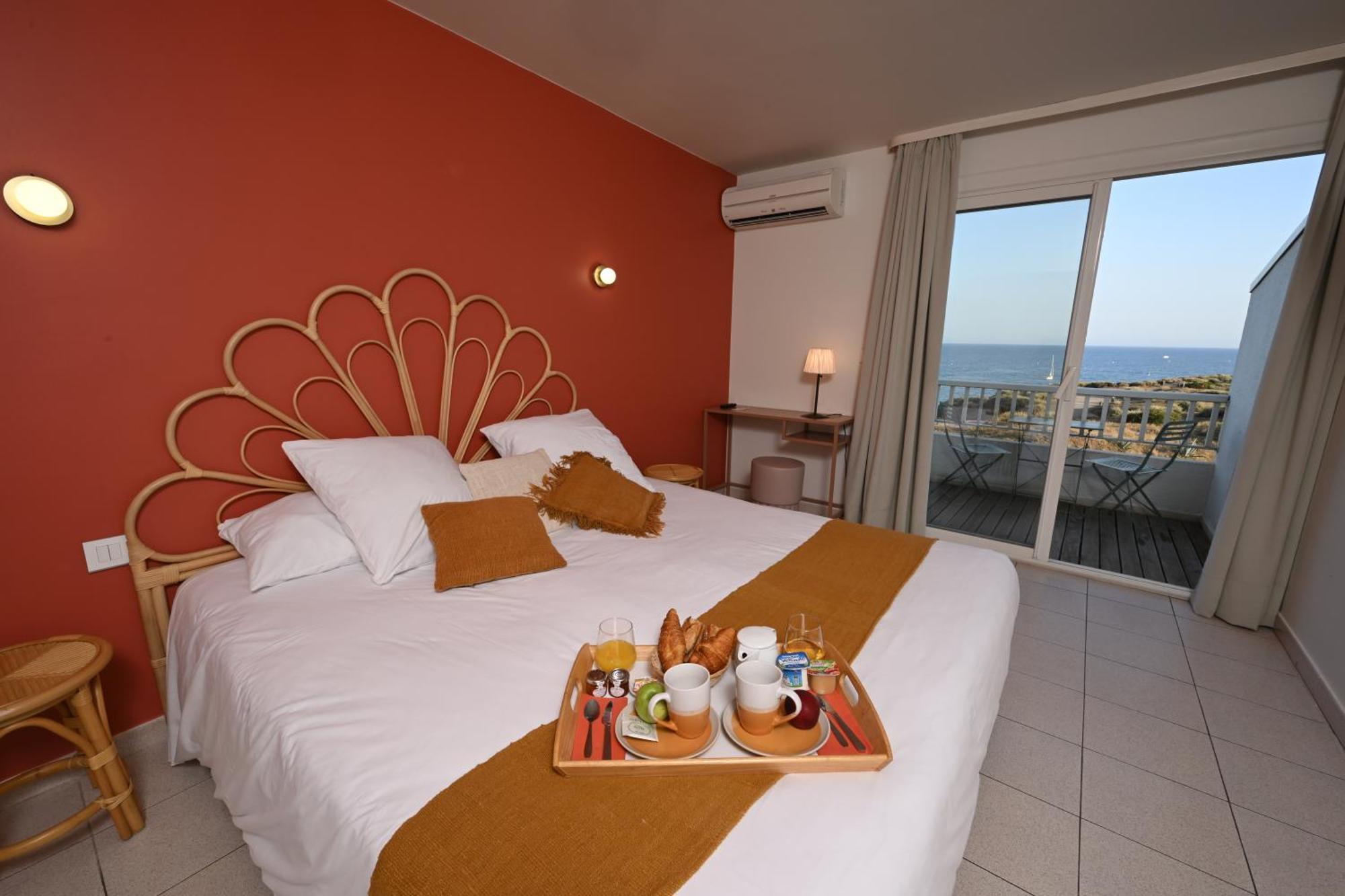 Double room panoramic sea view terrace 3rd floor King-size bed or Twins
