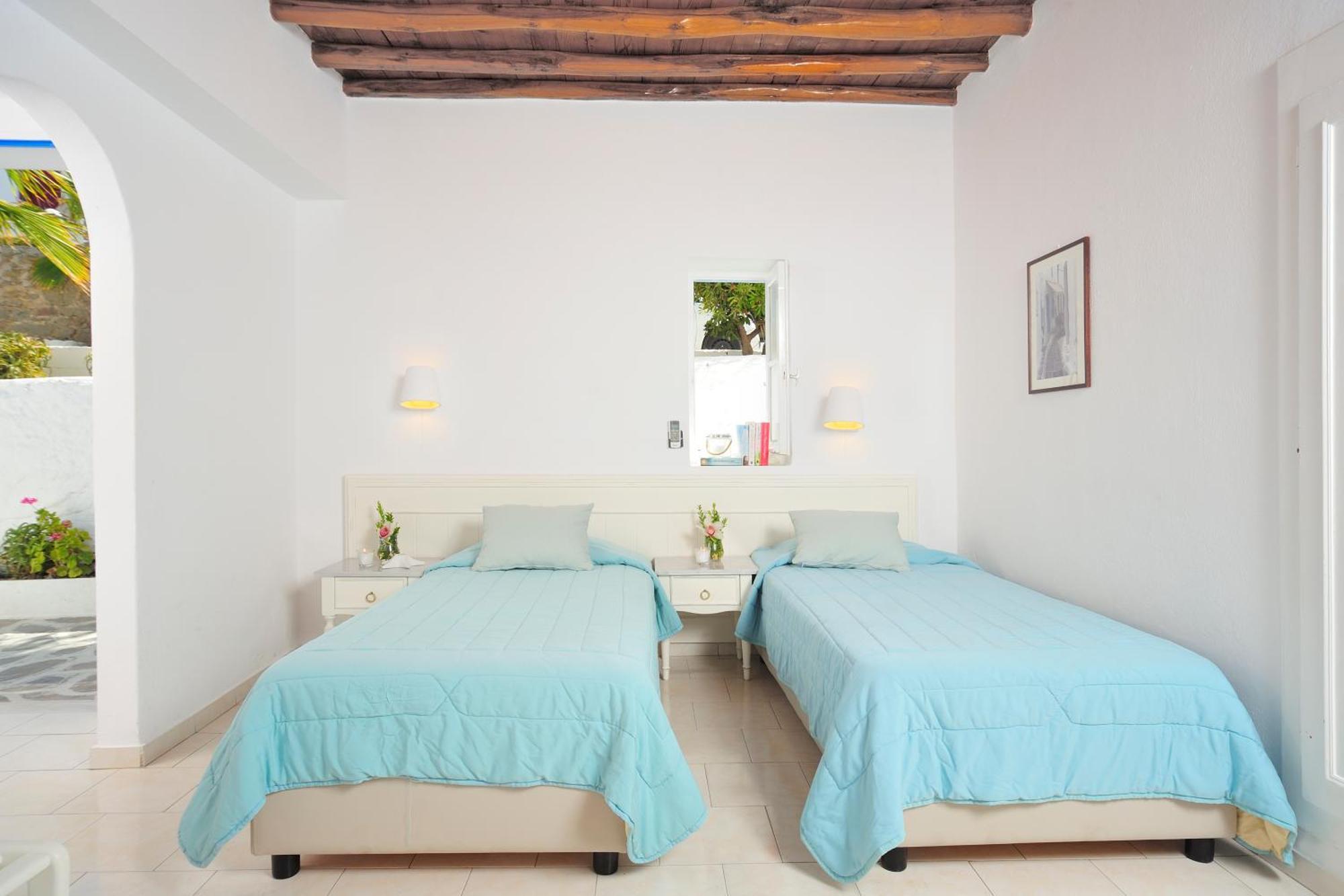 Double or Twin Room Sea View