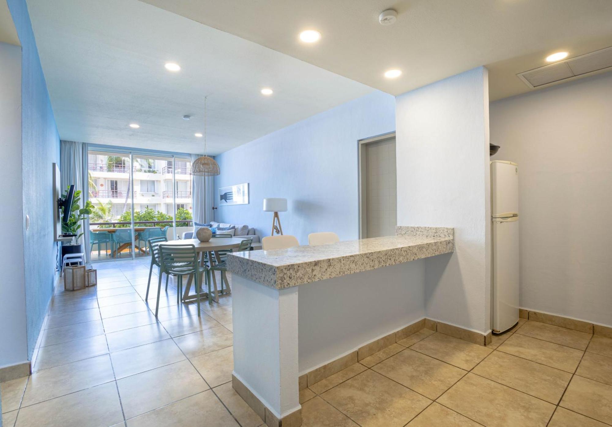 One-Bedroom Suite Ocean or Garden View