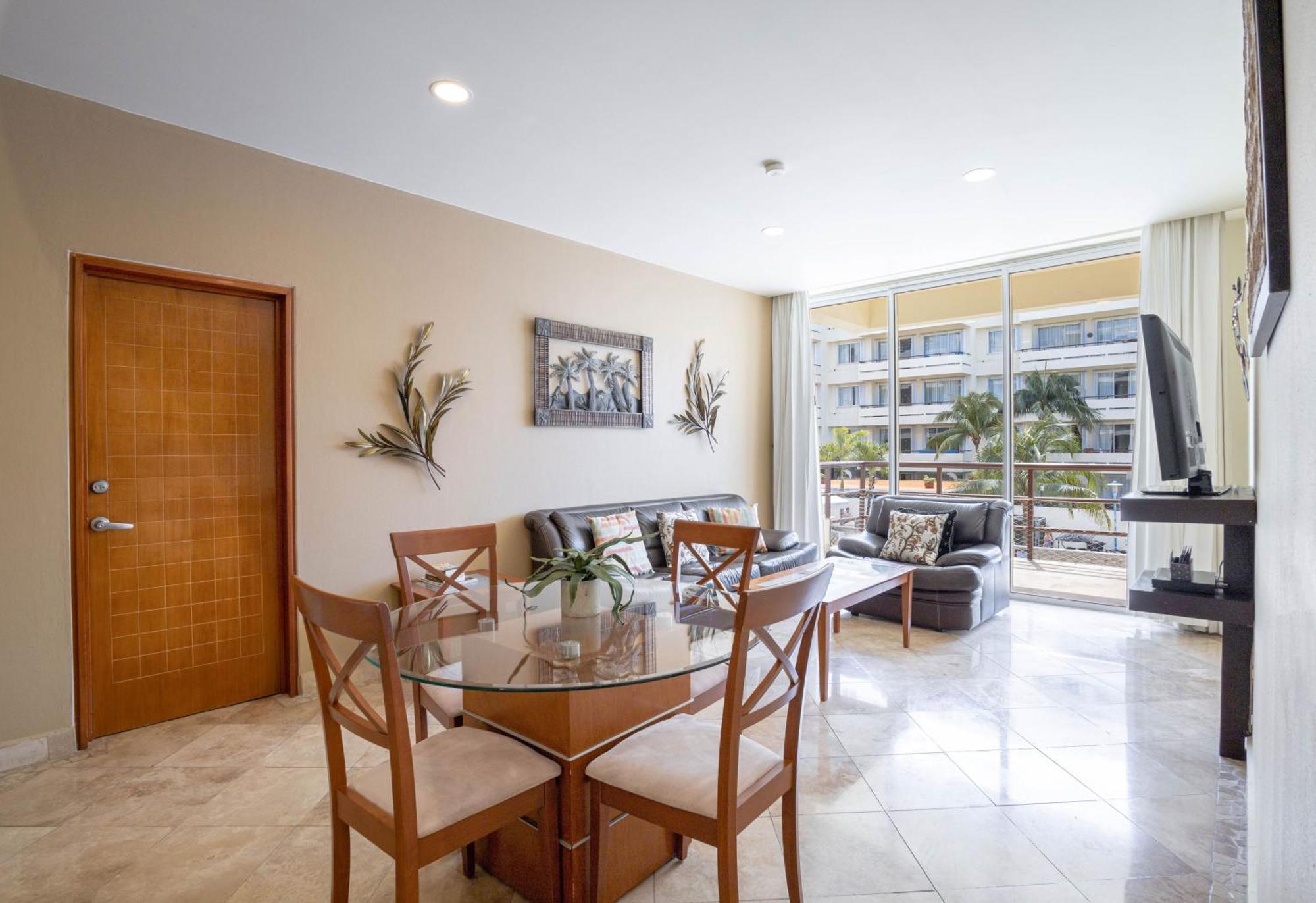One-Bedroom Suite Beachfront