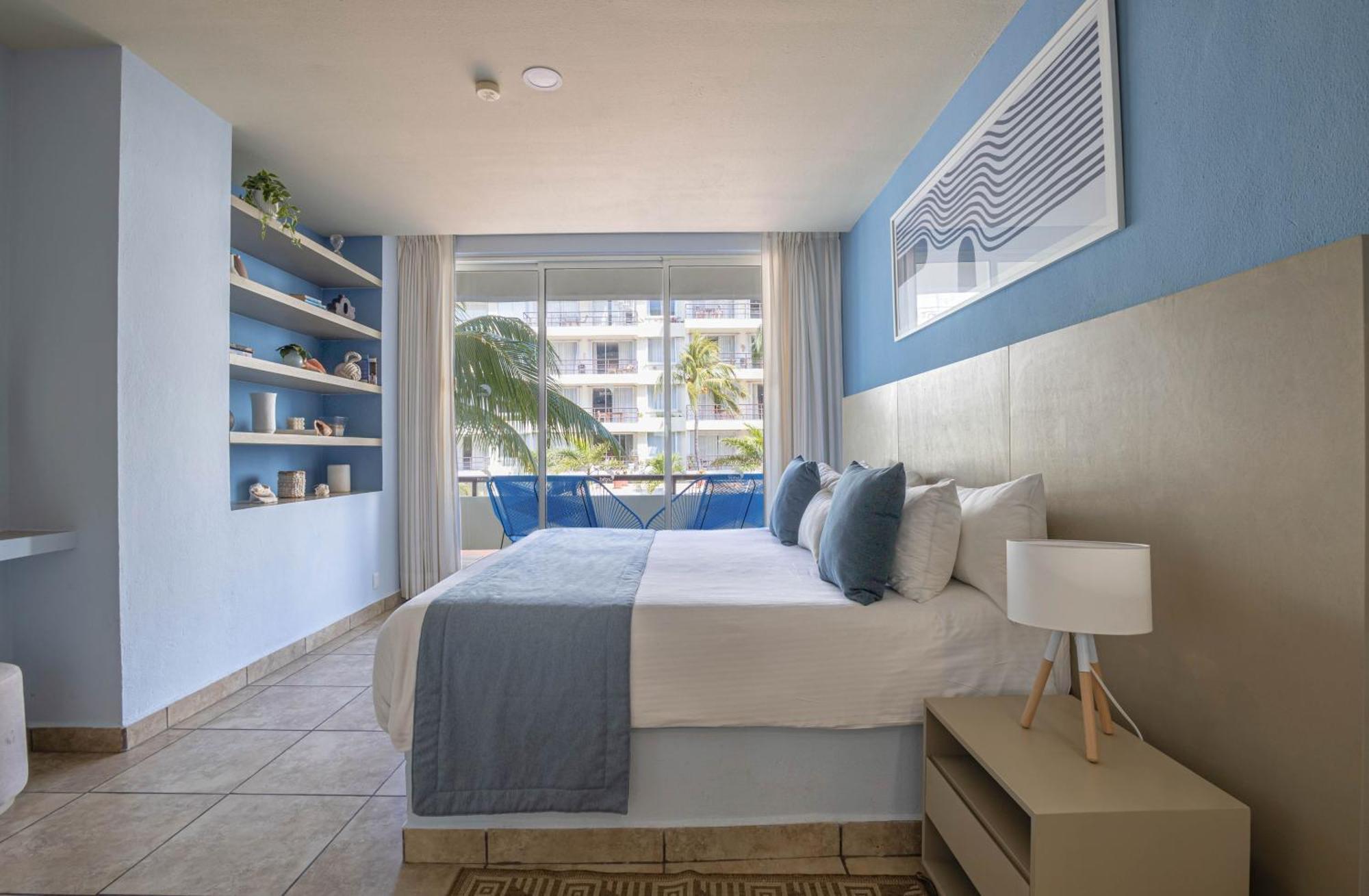 One-Bedroom Suite Ocean or Garden View