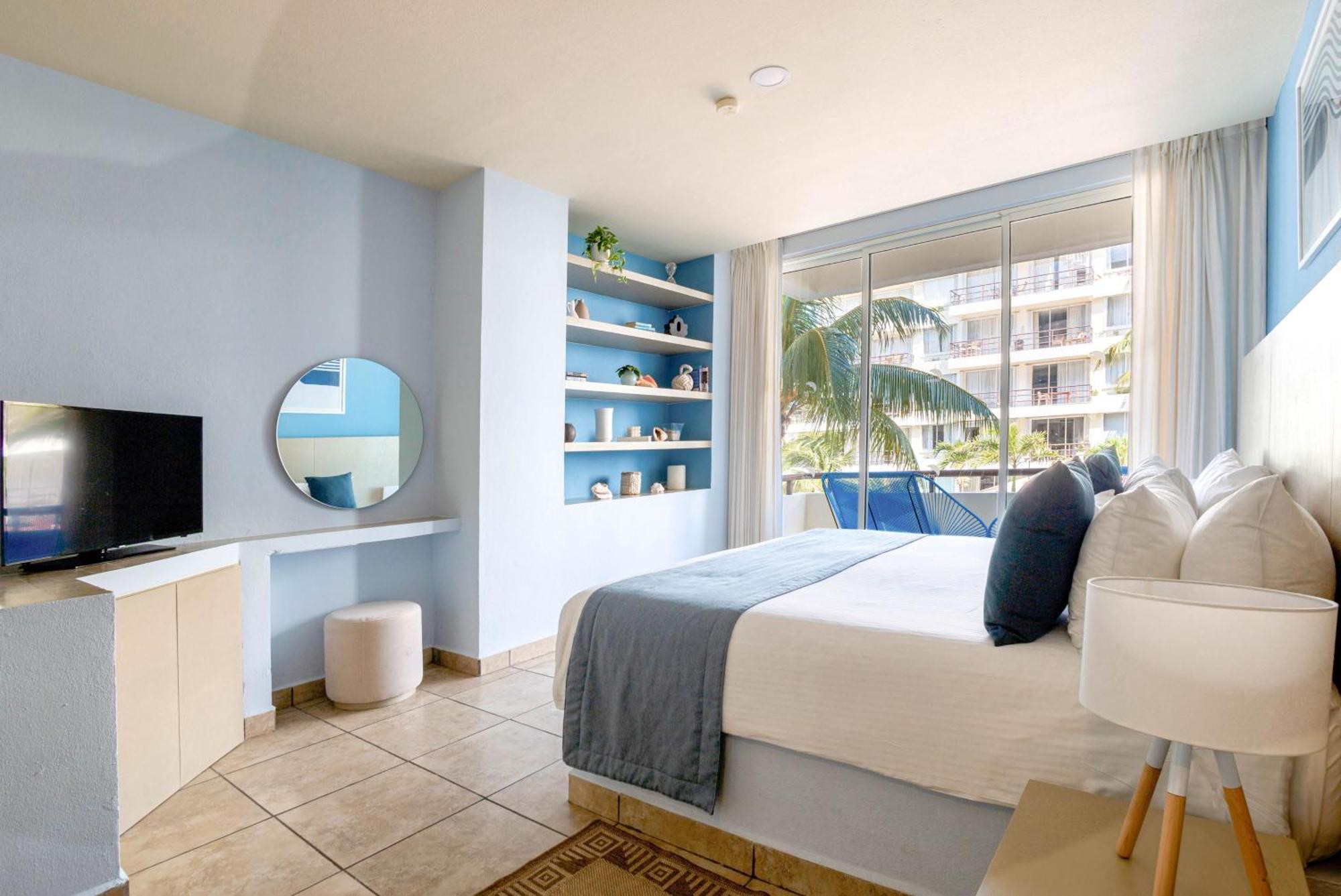 One-Bedroom Suite Ocean or Garden View