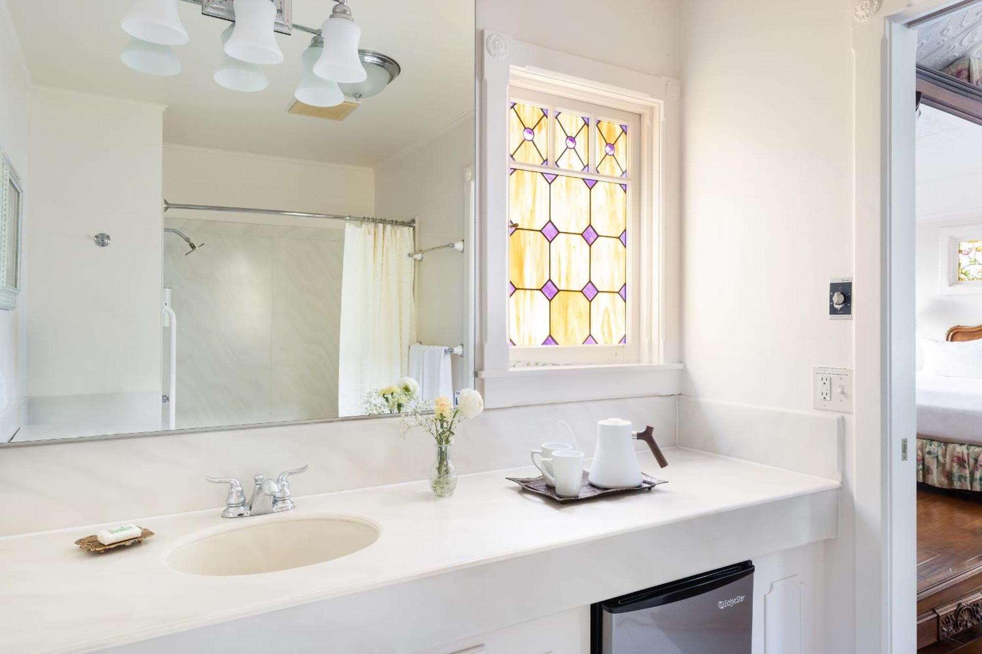 Deluxe Double Room Bath