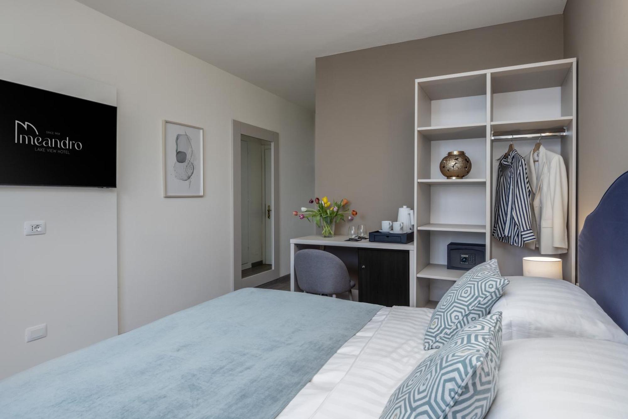 Standard Double or Twin Room Lake View