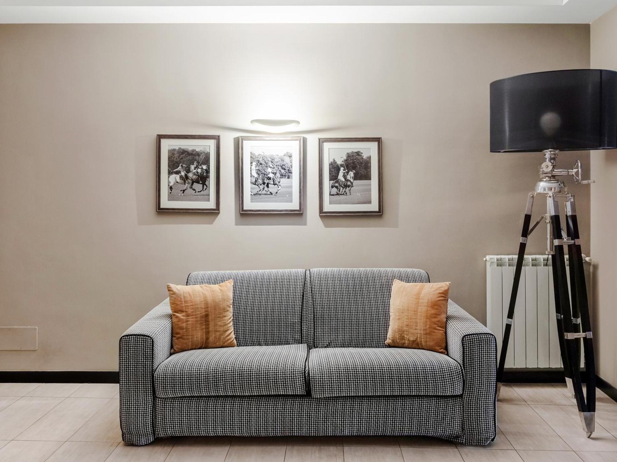 Large 1 Bedroom Apartment Sofa Bed Bathtub